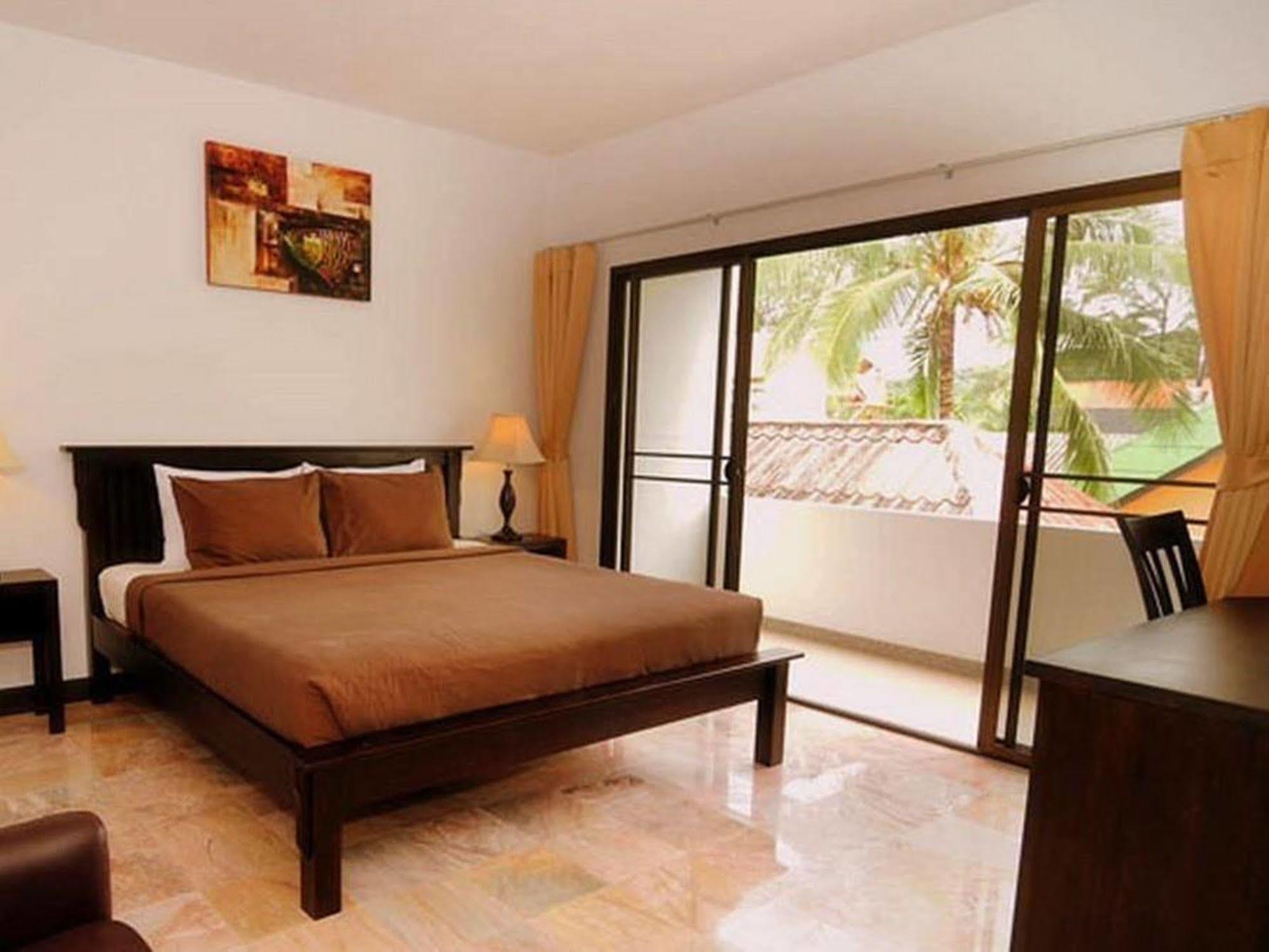 Beachfront Hotel Kamala Beach