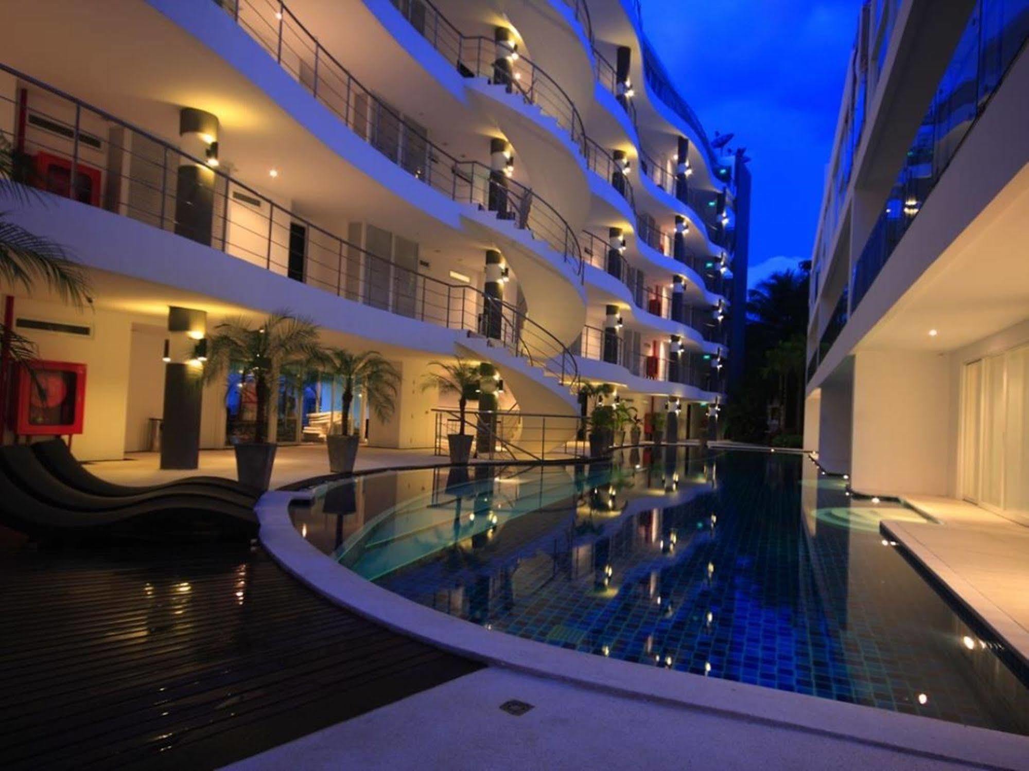 Sunset Plaza By Resava Apartment Karon