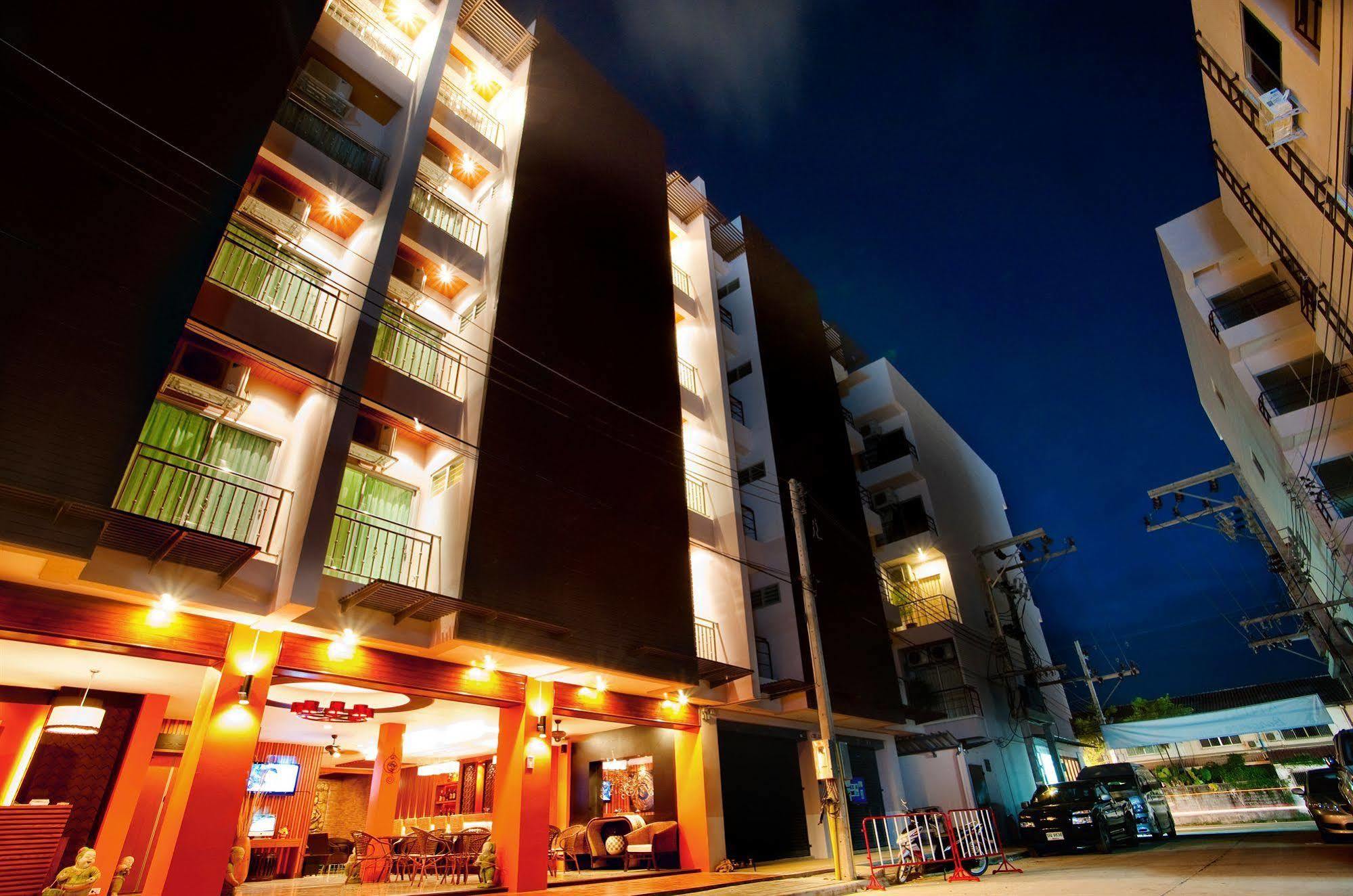 Deva Patong Hotel 3*