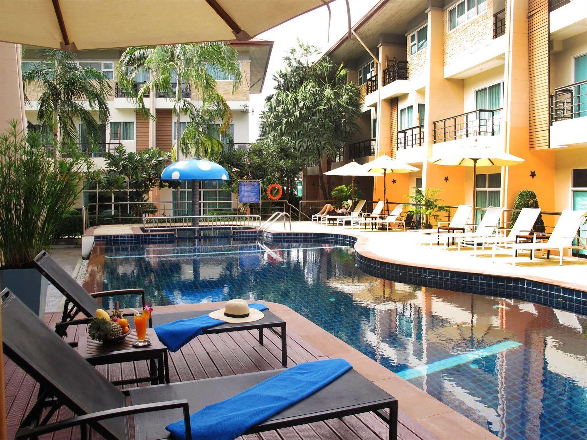 Wonderful Pool House At Guest house