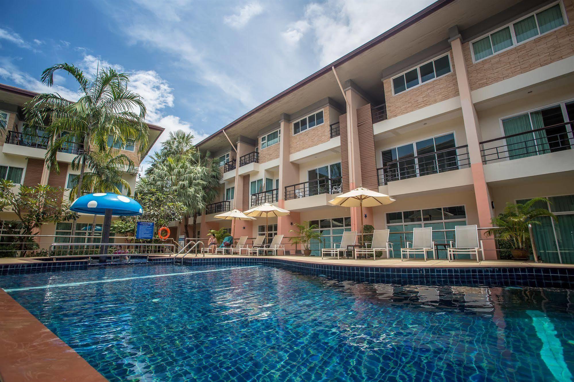 Guest house Wonderful Pool House At 3*