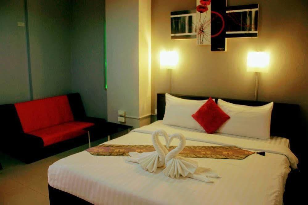 Hotel Holiday Home Patong Patong
