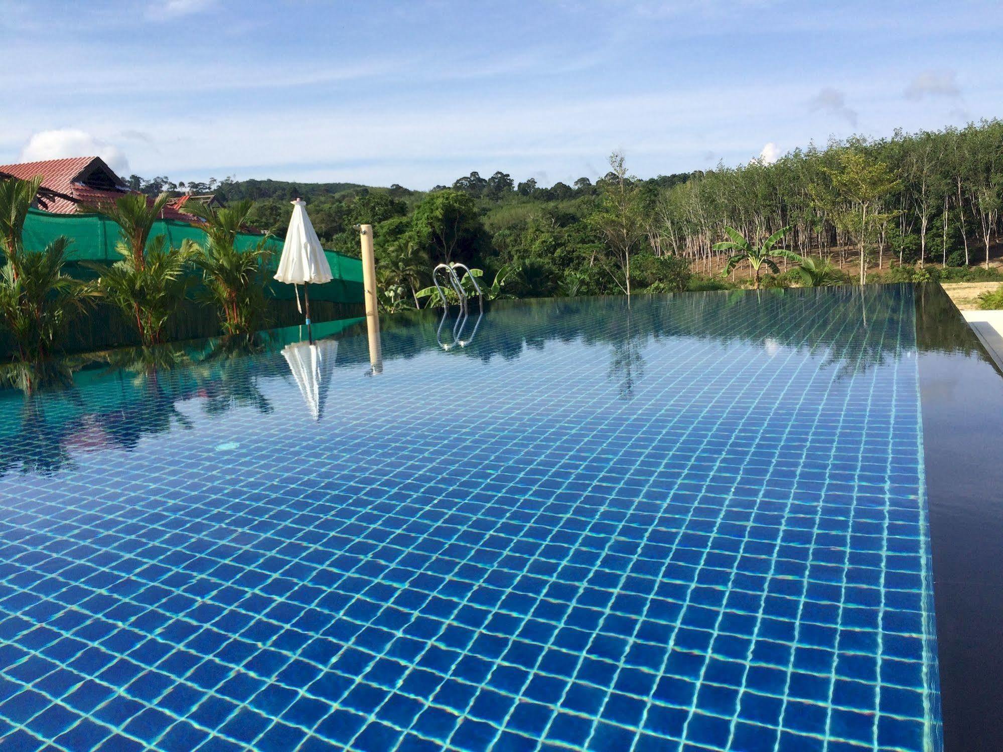 Inn Phuket Airport 4*
