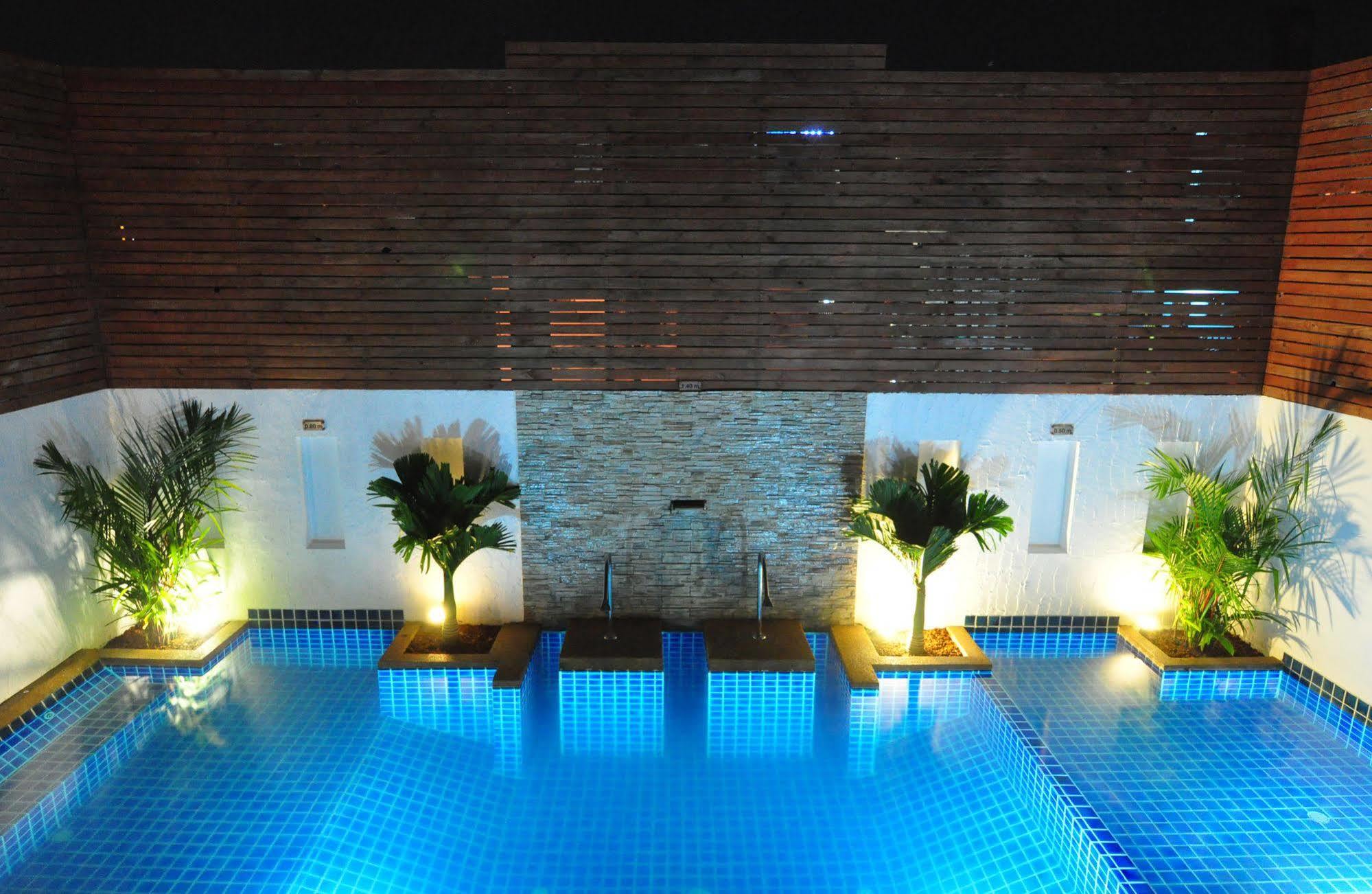 Hotel Forty Winks Phuket