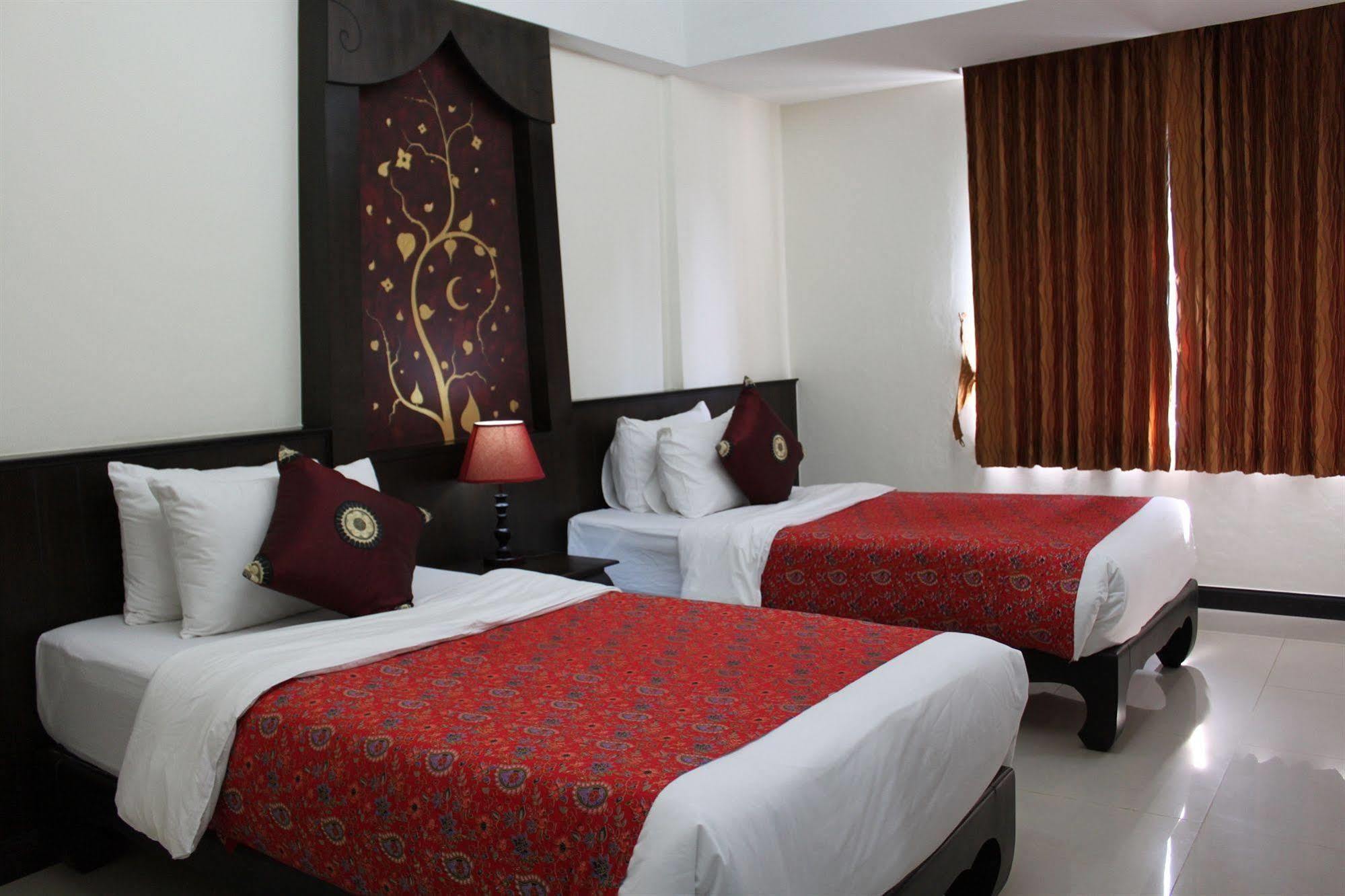 Inn At Phuket 2*