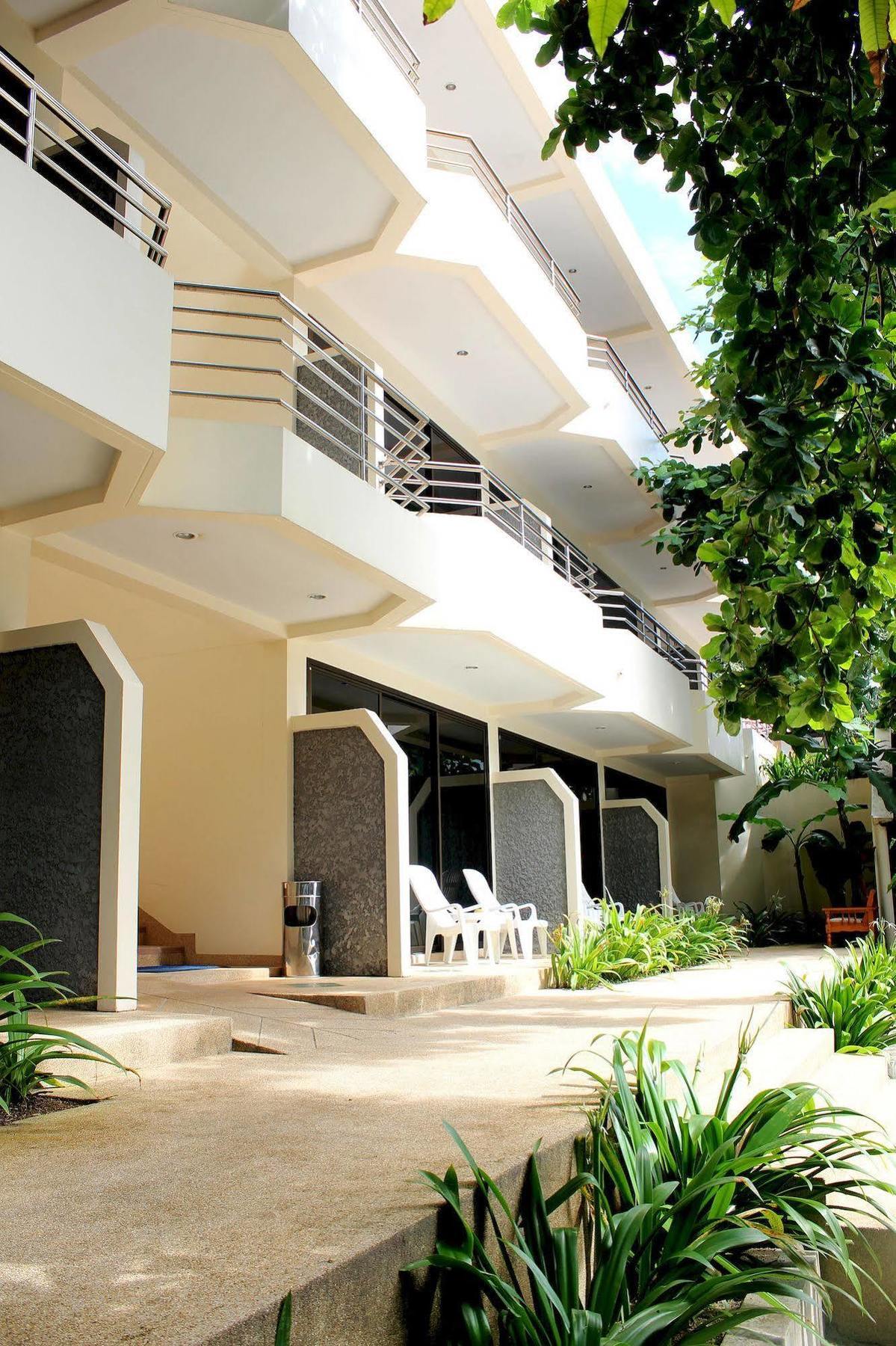 Hotel Baan Pron Phateep Patong