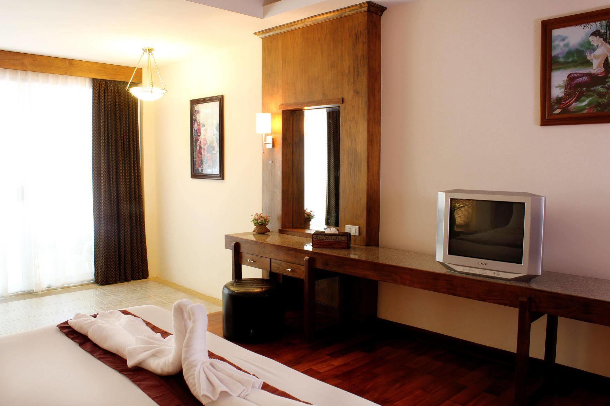 Hotel Baan Pron Phateep Patong