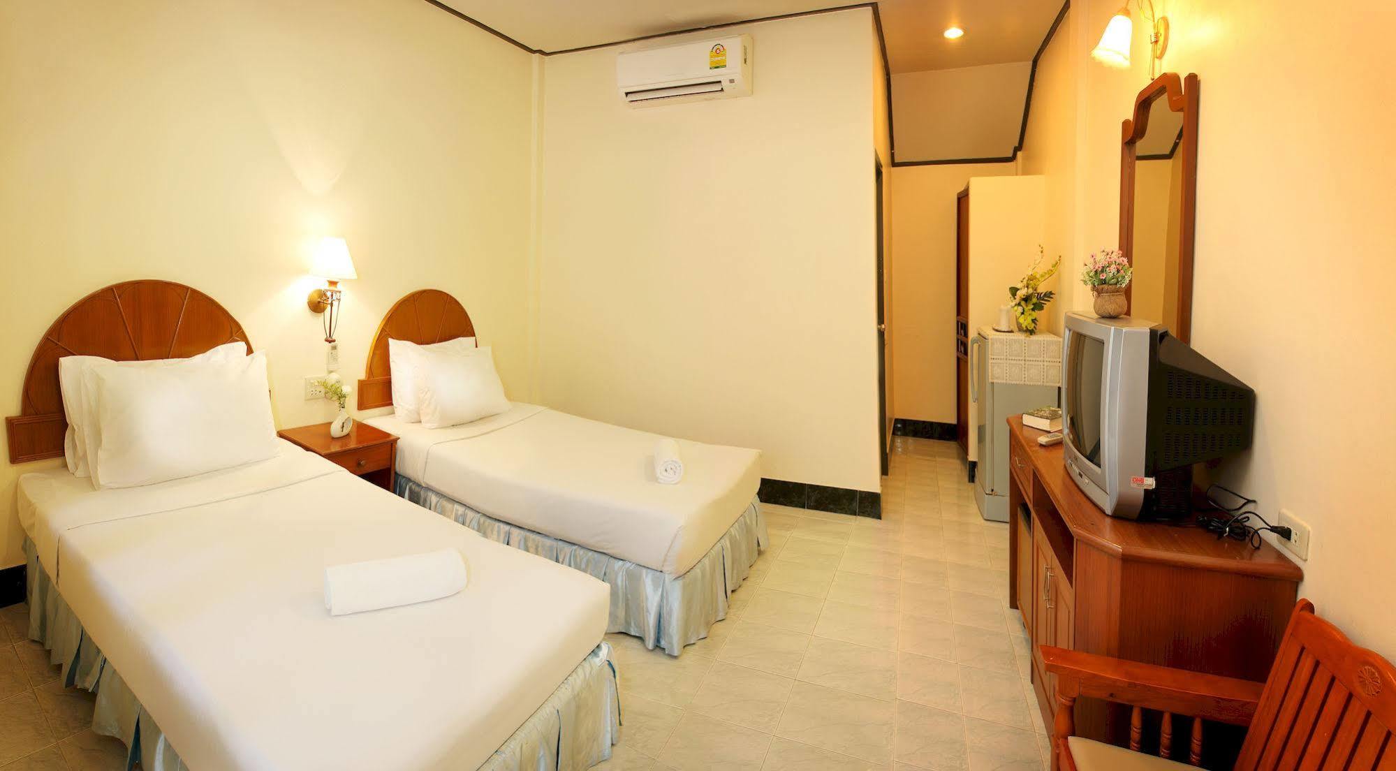 Hotel Baan Pron Phateep Patong