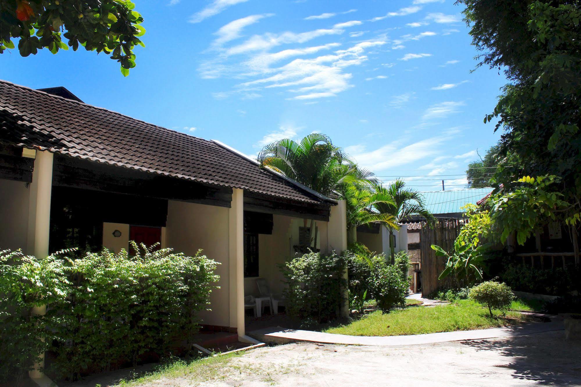 Hotel Baan Pron Phateep