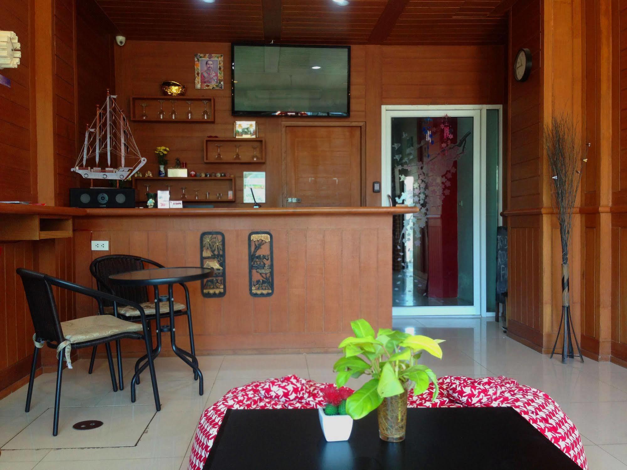 Onibaku Hotel 2*