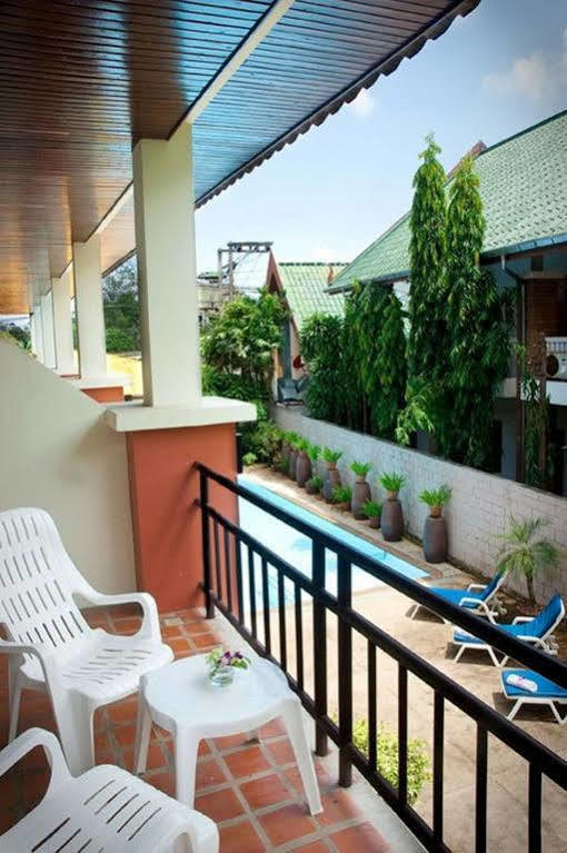 Resort First Patong