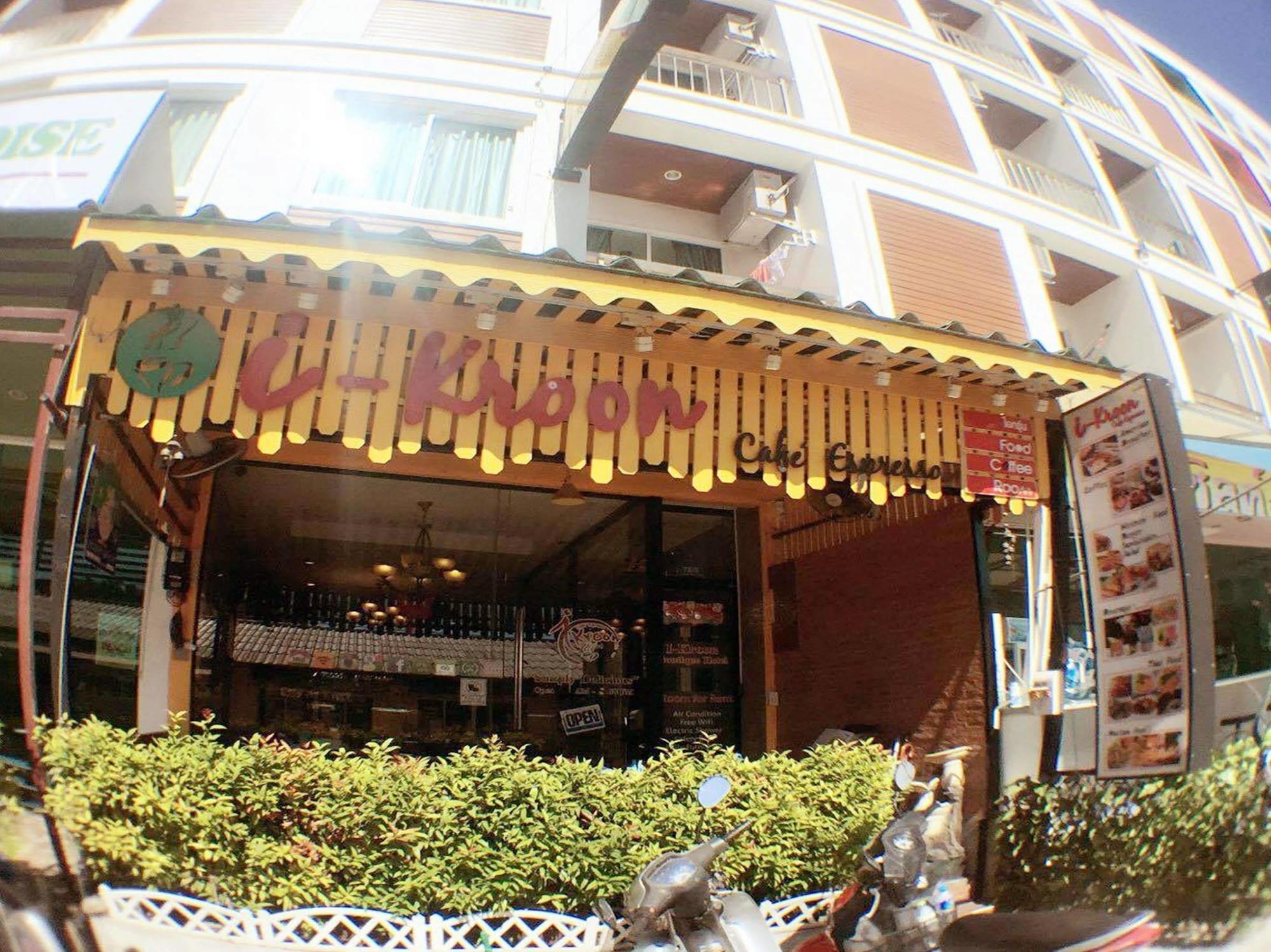 I-kroon Cafe & 2*
