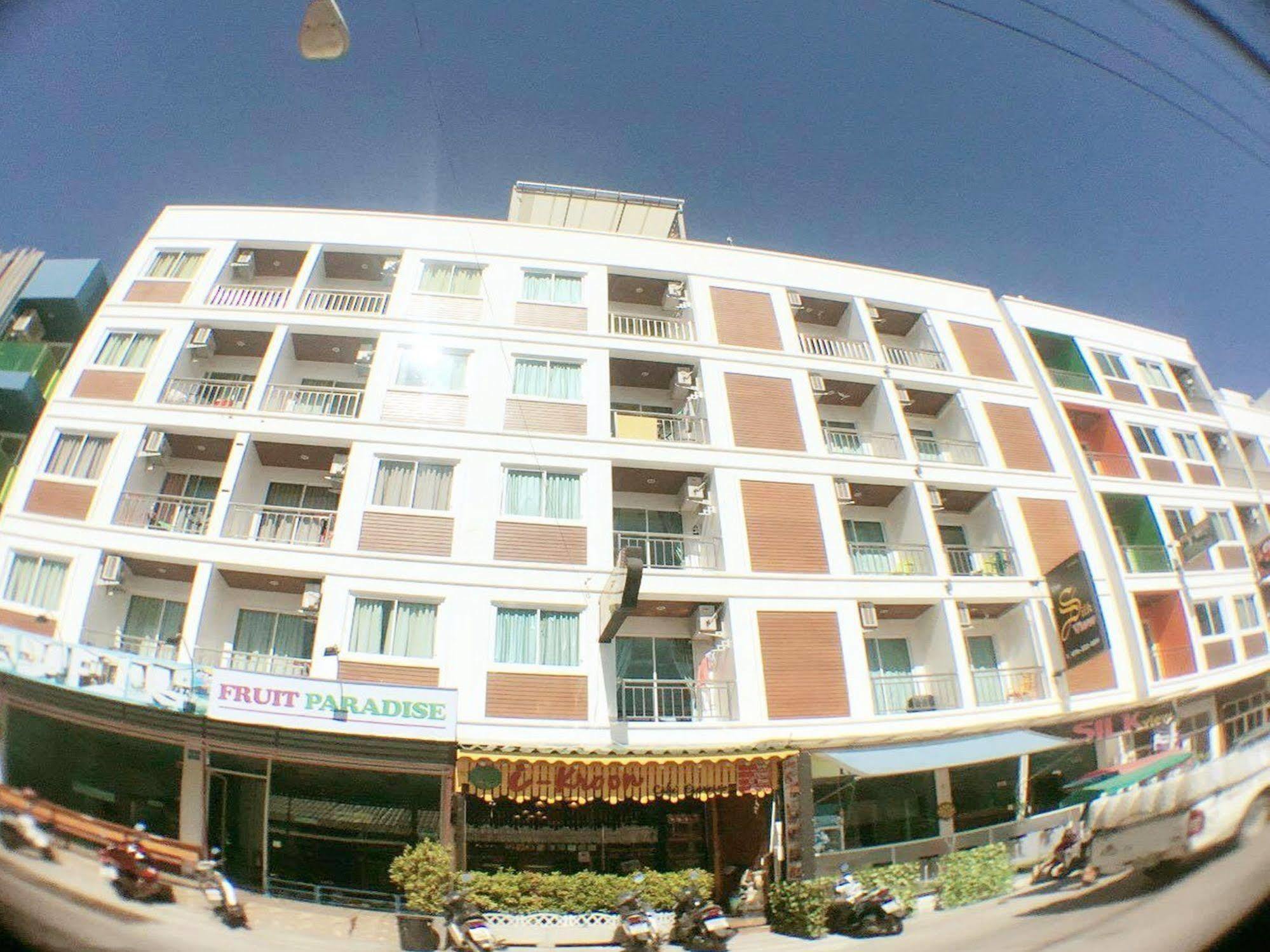 I-kroon Cafe & Hotel Patong