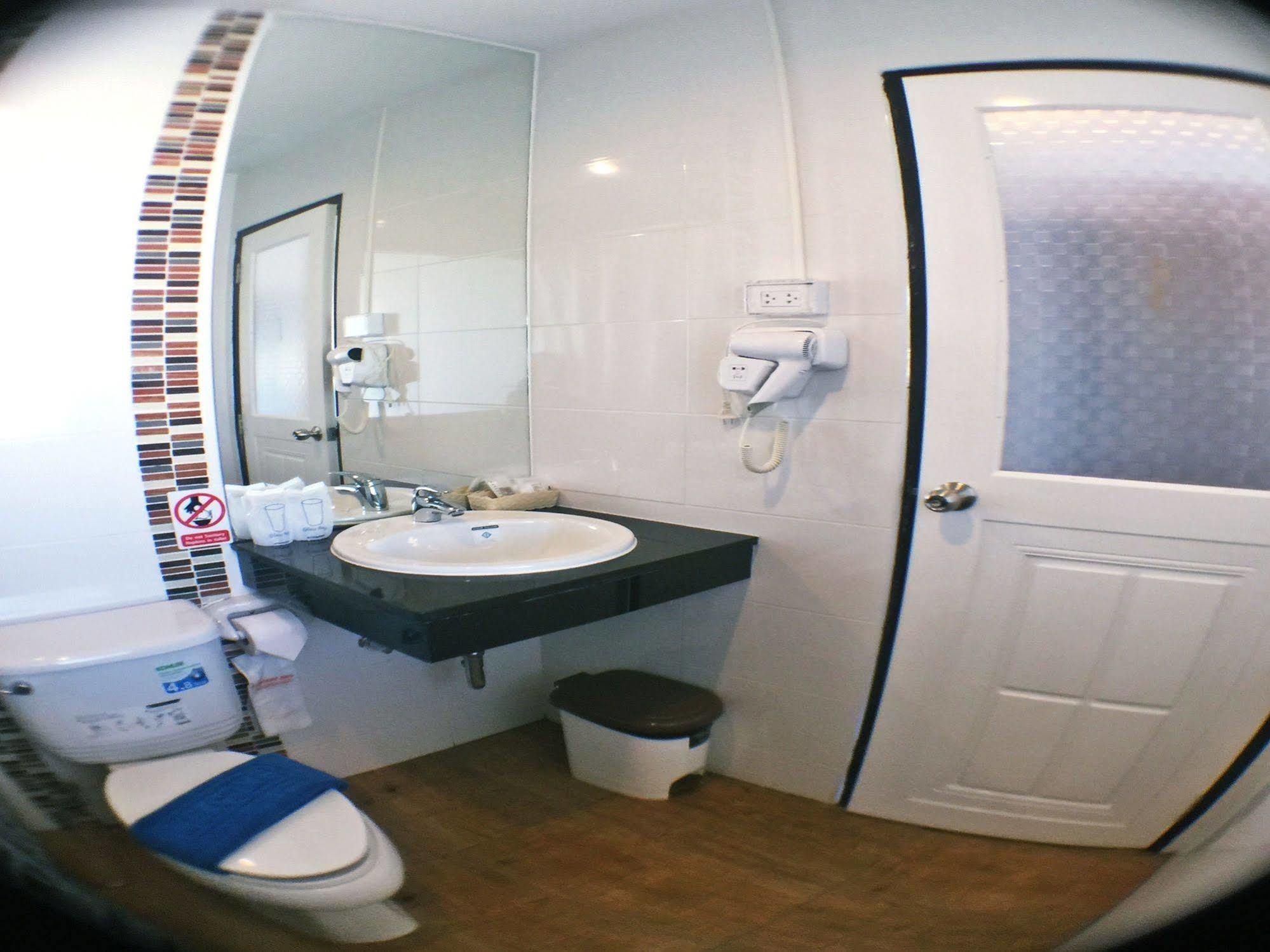 Hotel I-kroon Cafe & 2*