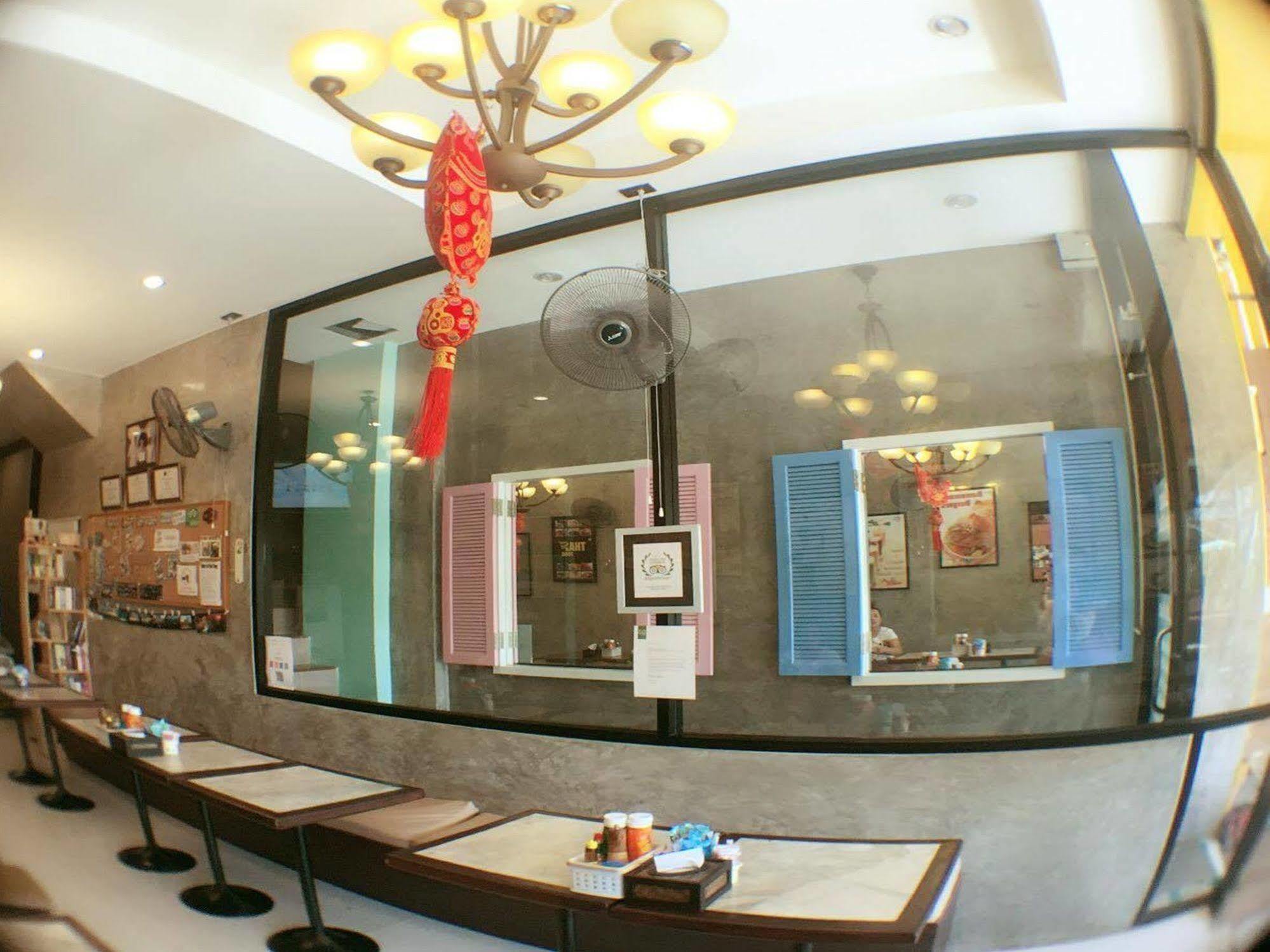 I-kroon Cafe & Hotel Patong
