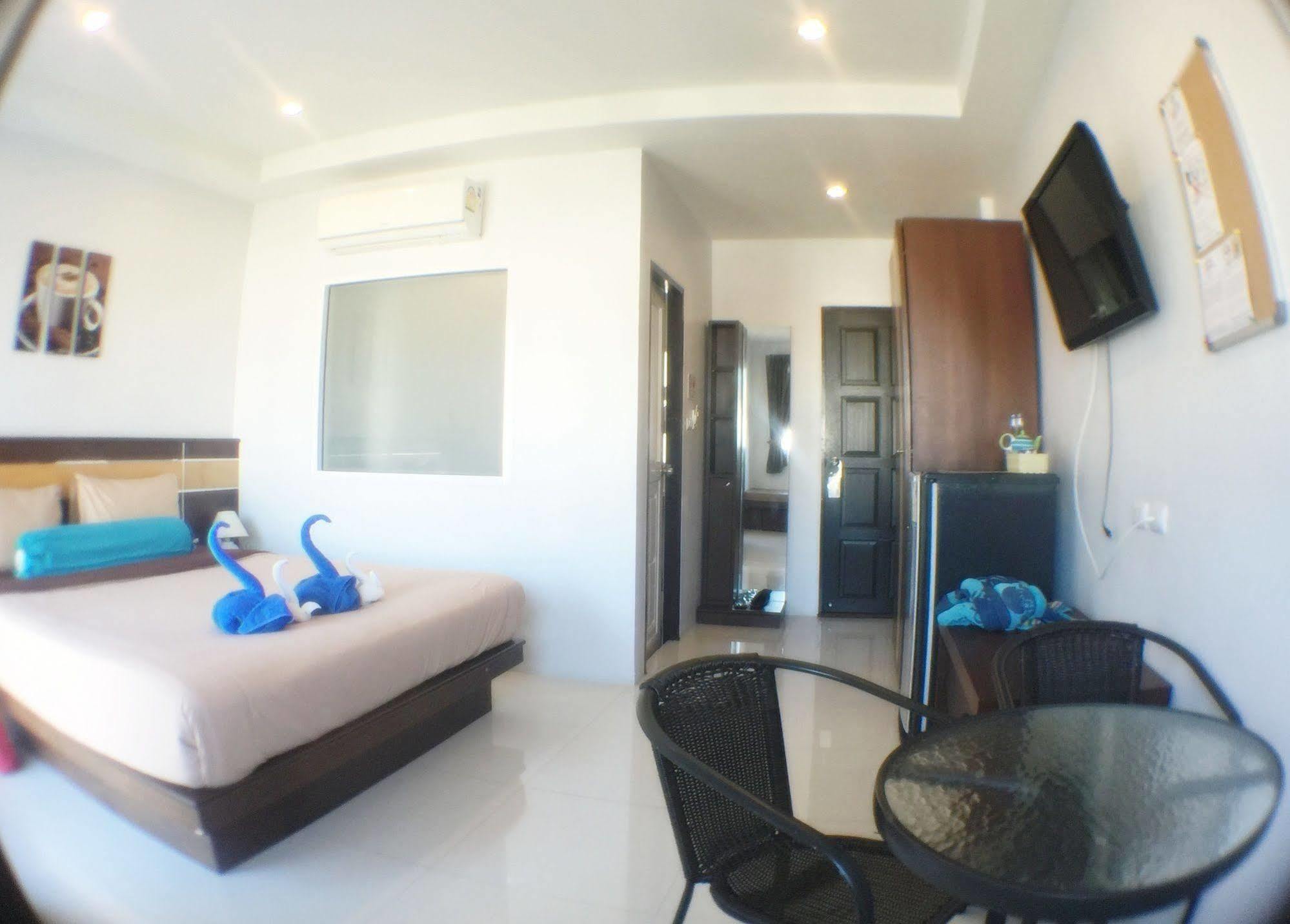 I-kroon Cafe & Hotel Patong