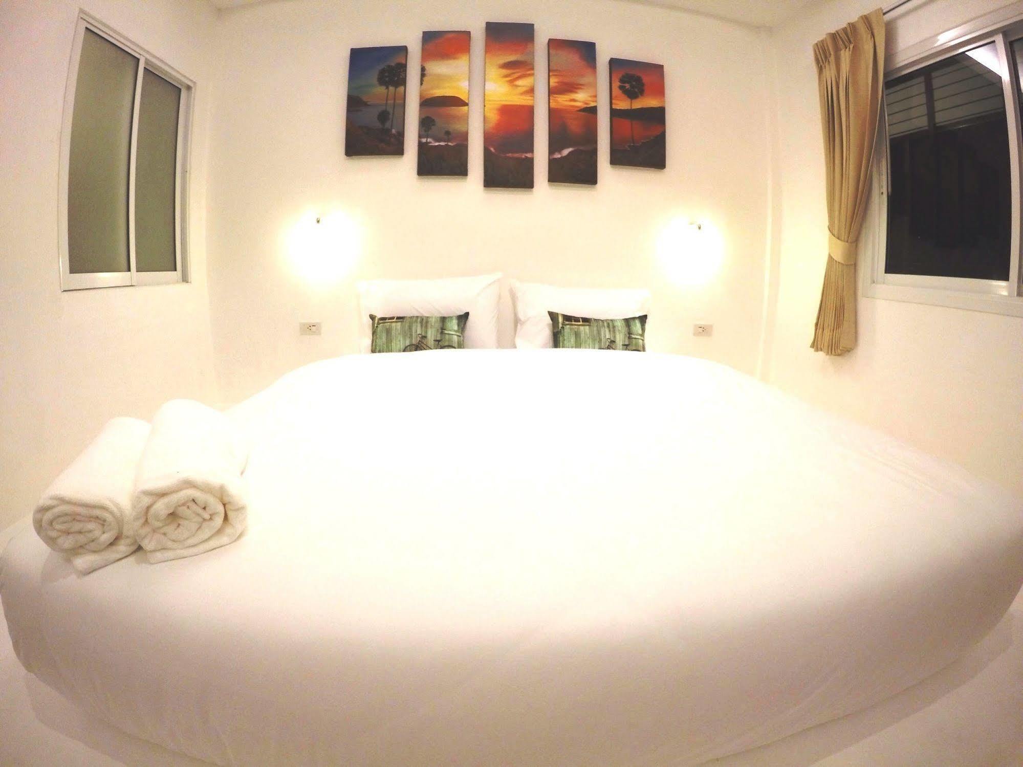 Hotel At We
