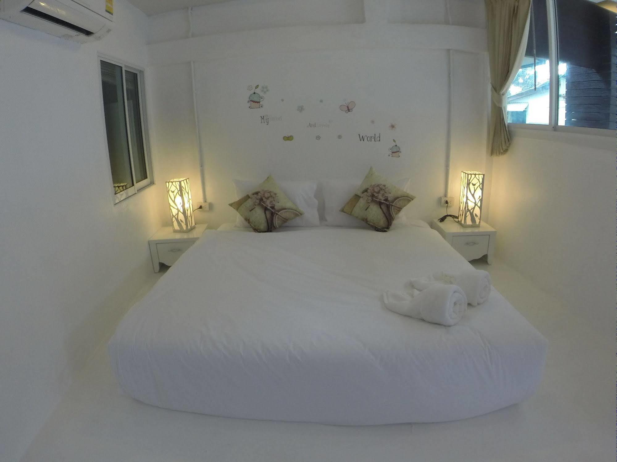 Hotel At We