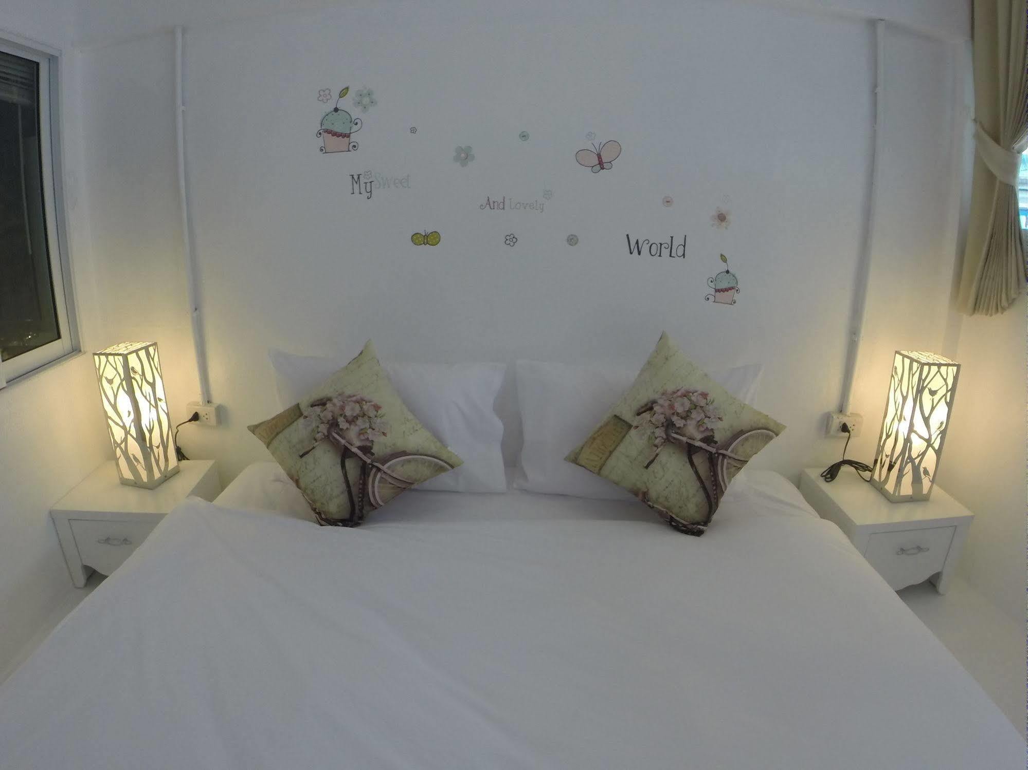 Hotel At We