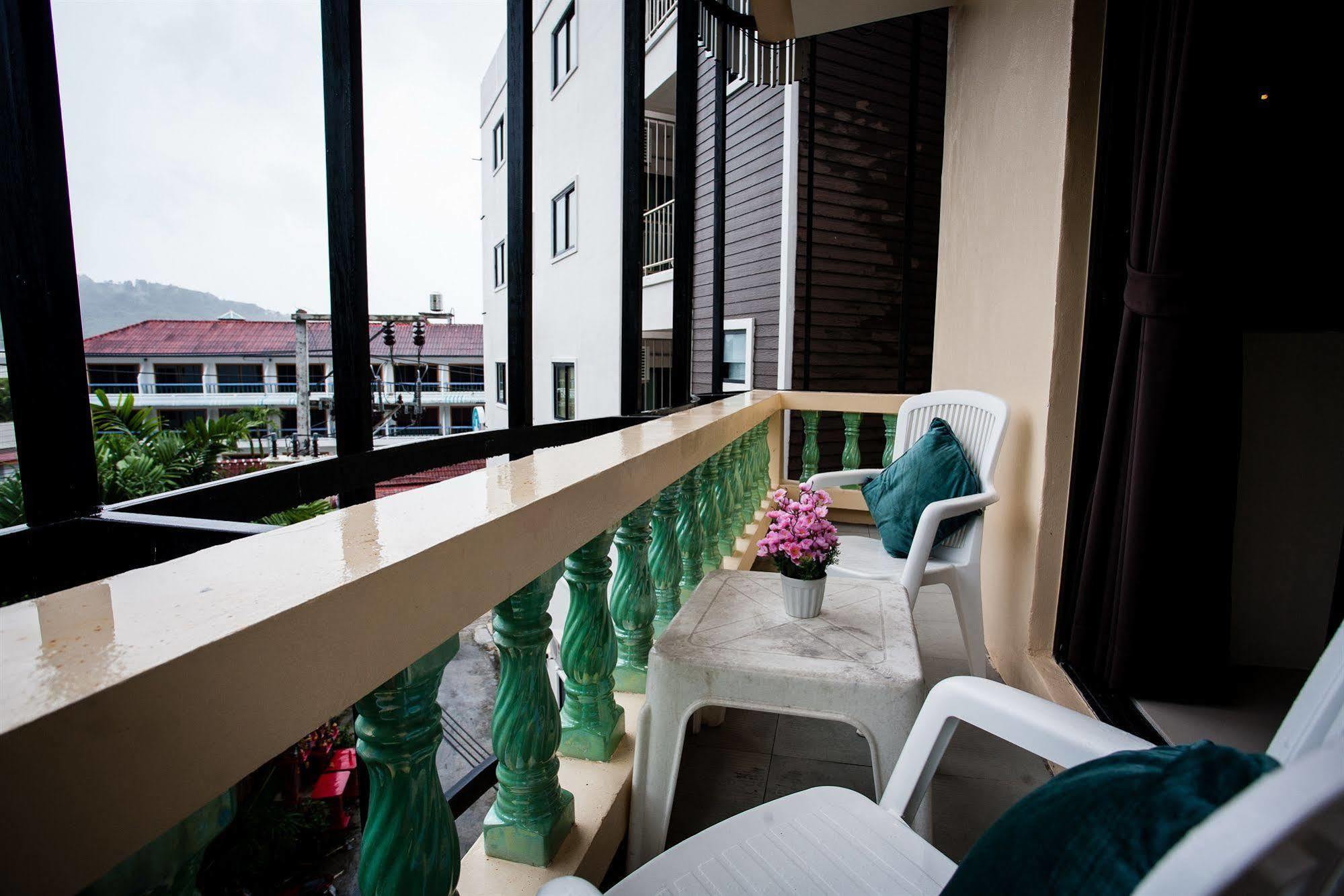 Hotel The Wave Patong Sha Phuket