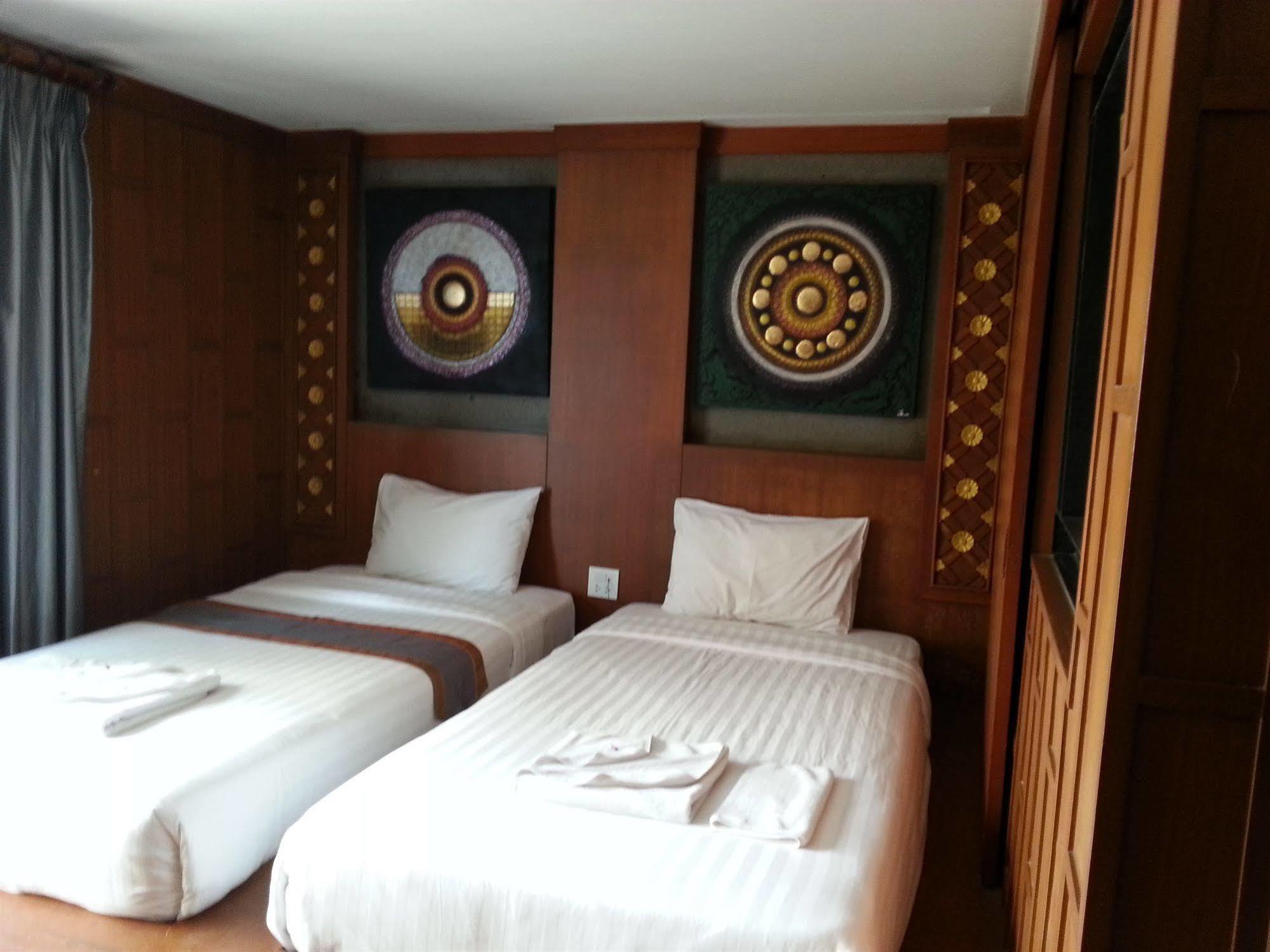 Renoir Boutique Hotel 3*