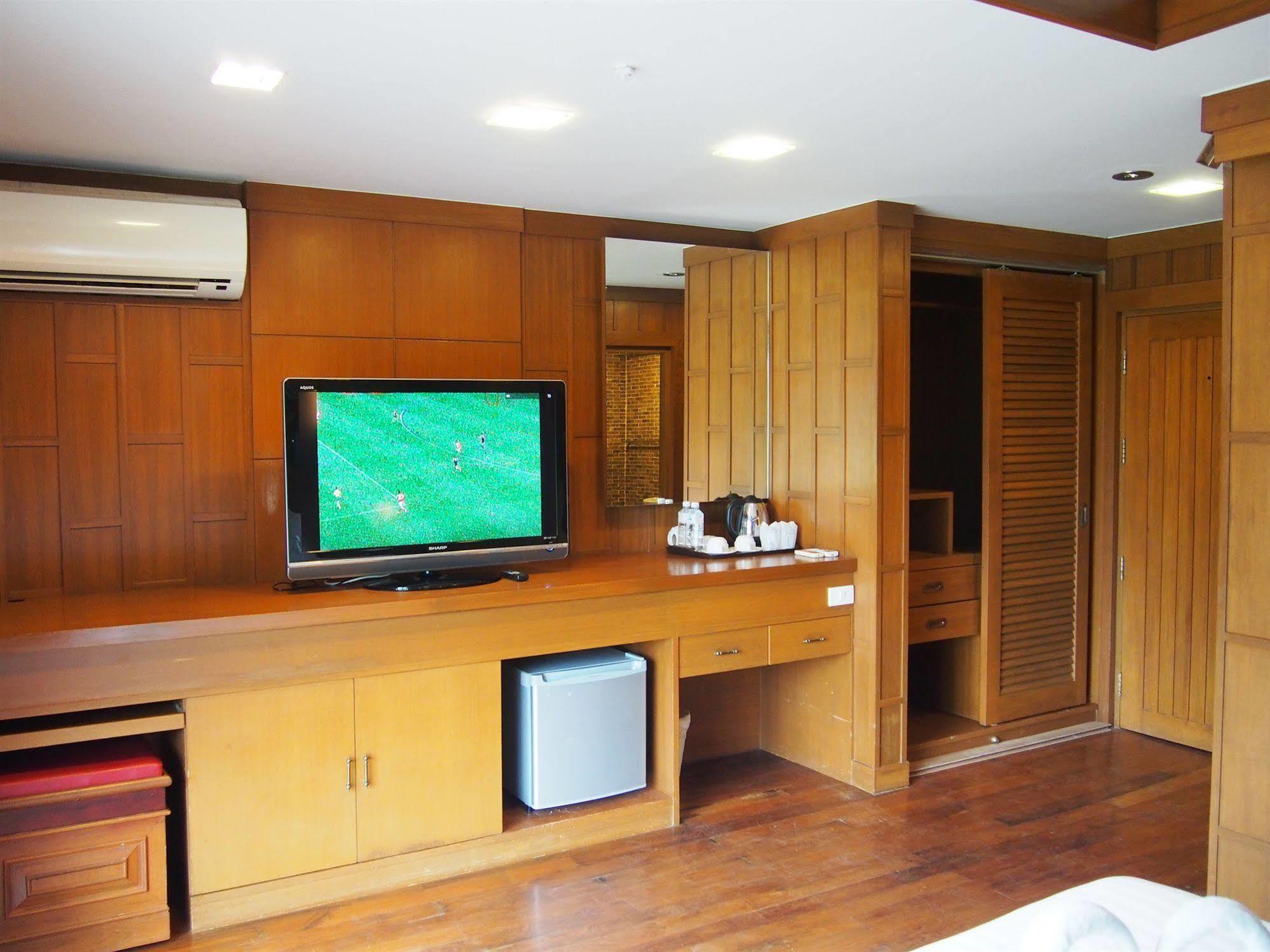 Renoir Boutique Hotel 3*