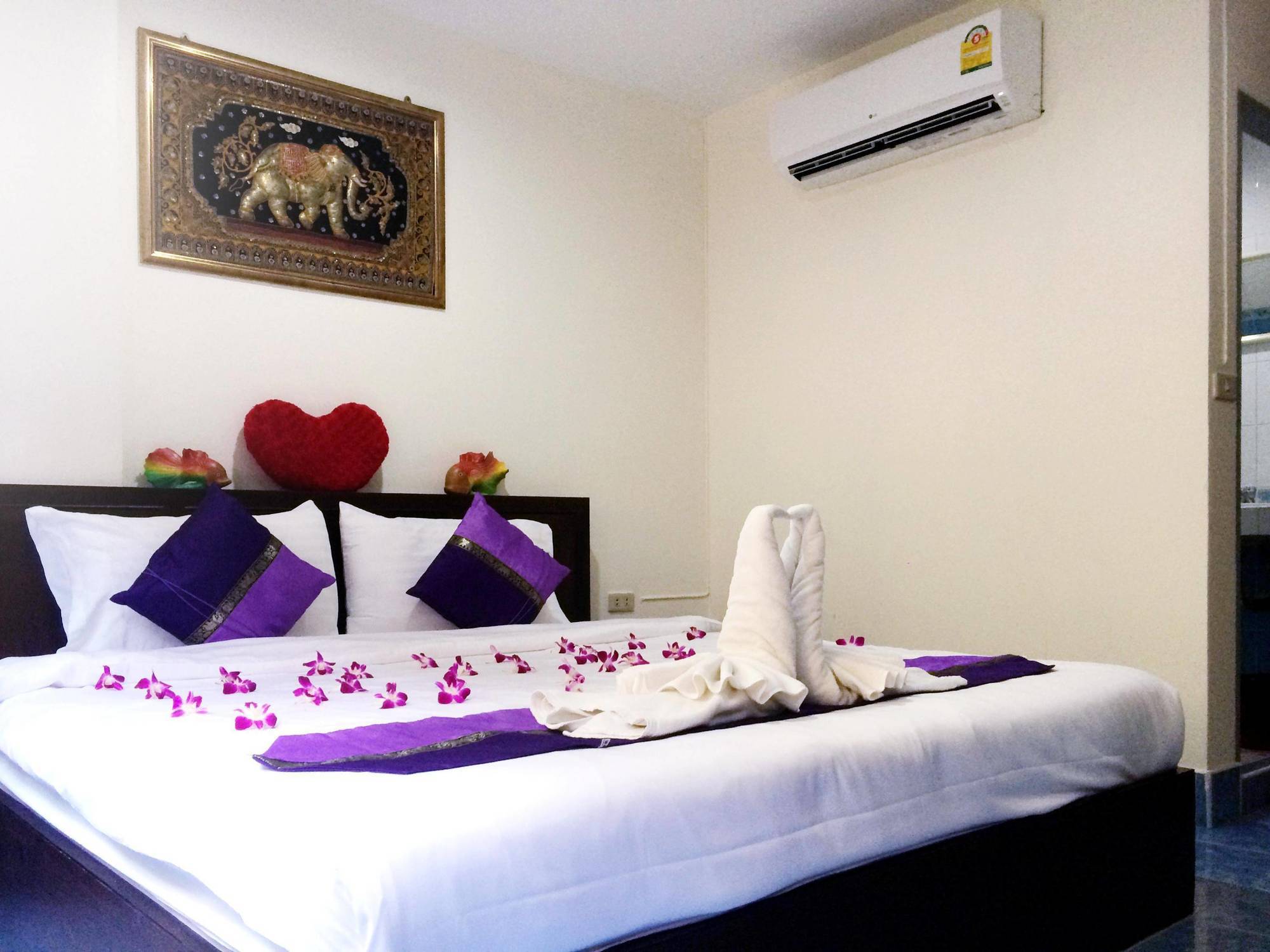 Ours 2* Patong