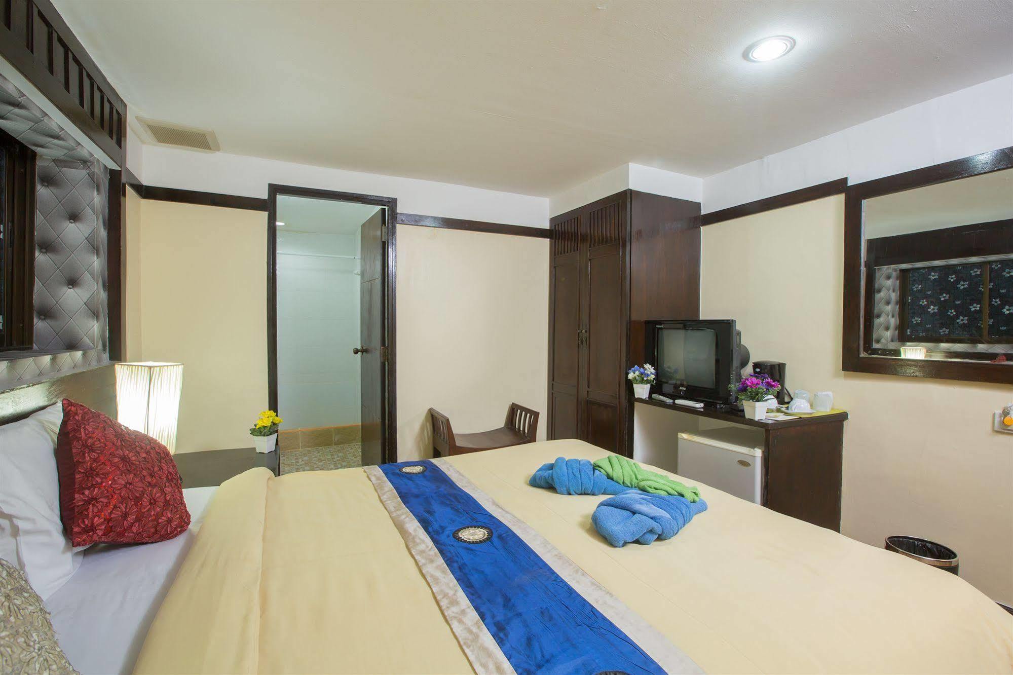 Oyo 255 The Ocean Patong