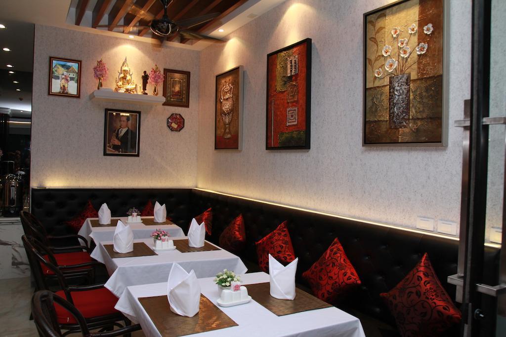 Hotel Hemingways Silk