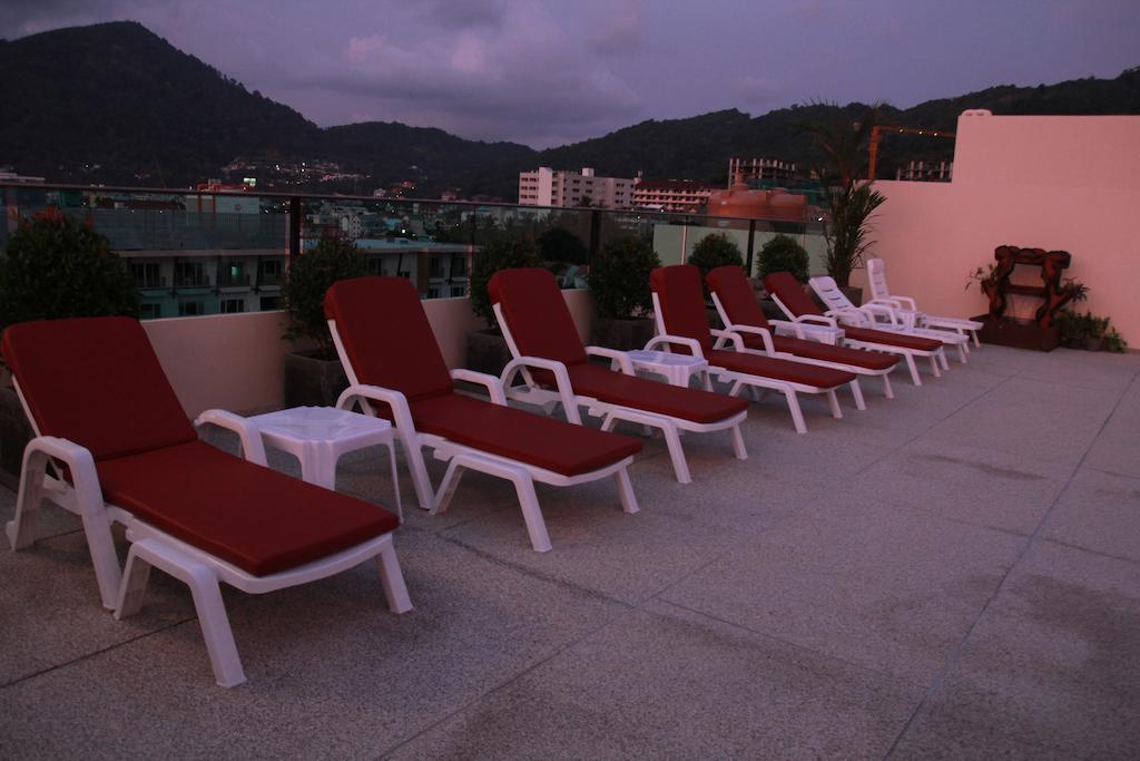 Hotel Hemingways Silk Patong