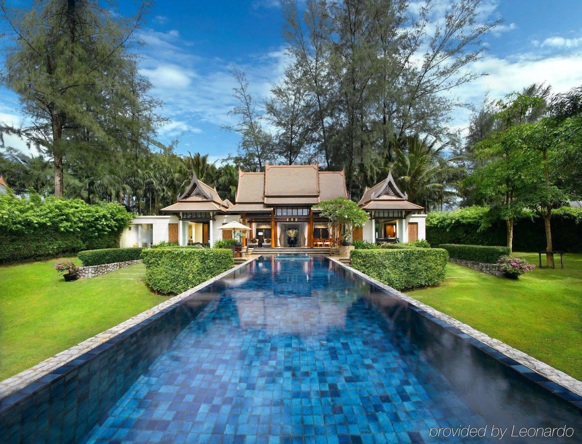 Double Pool By Banyan Tree Resort