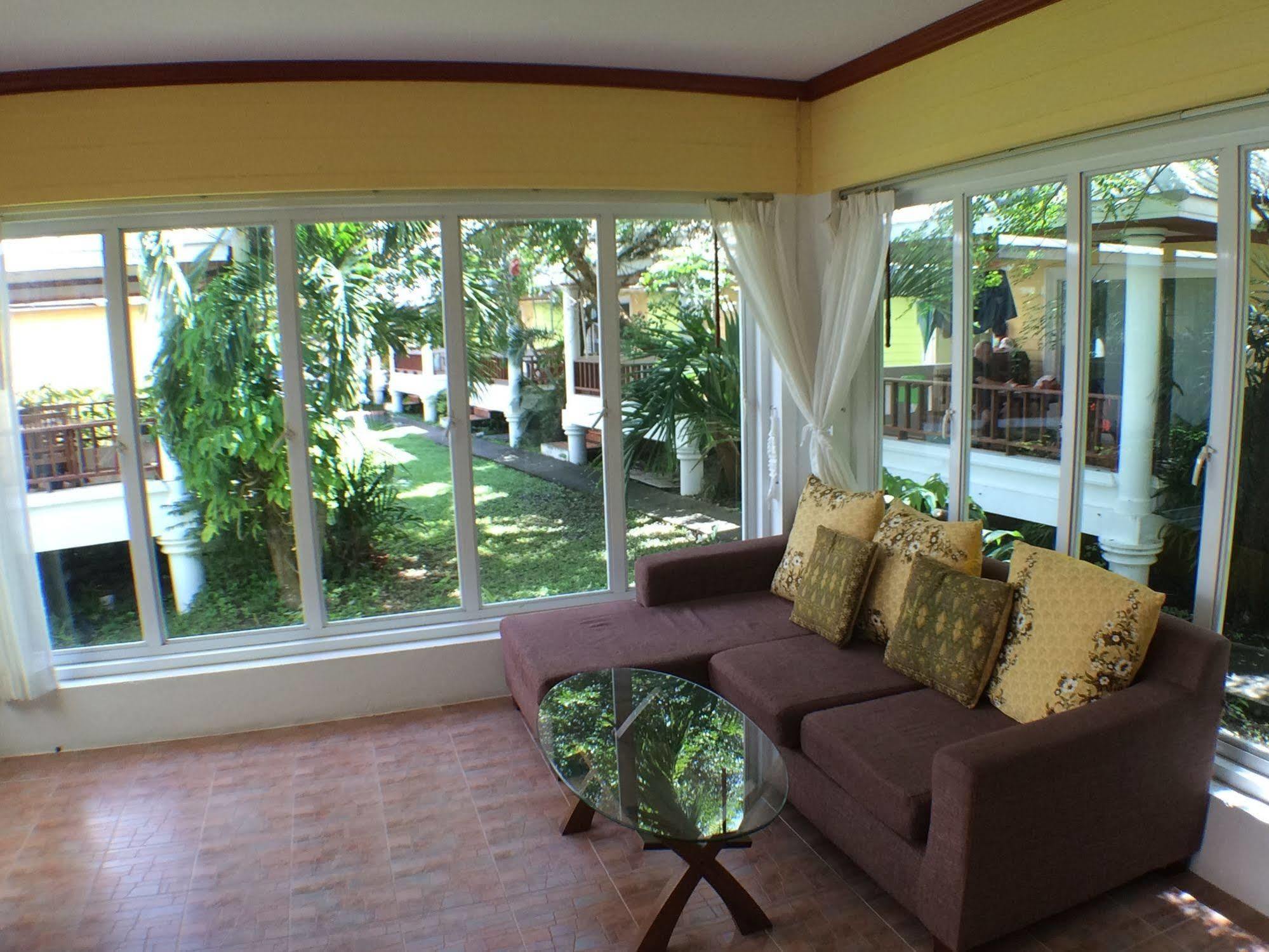 Holiday home Lemon House