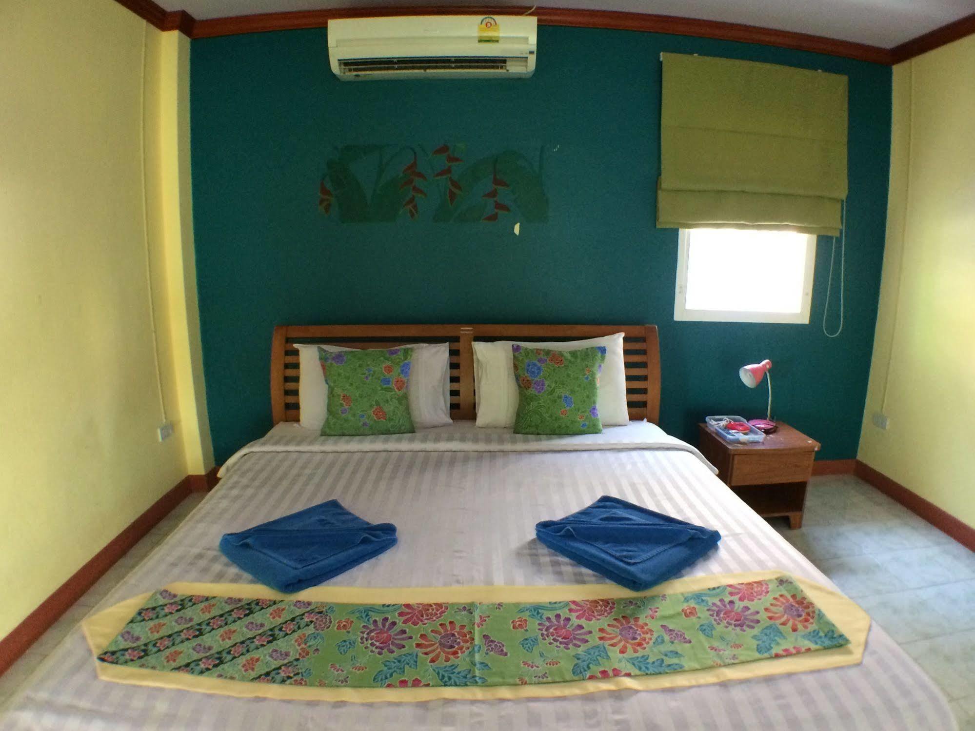 Lemon House * Patong