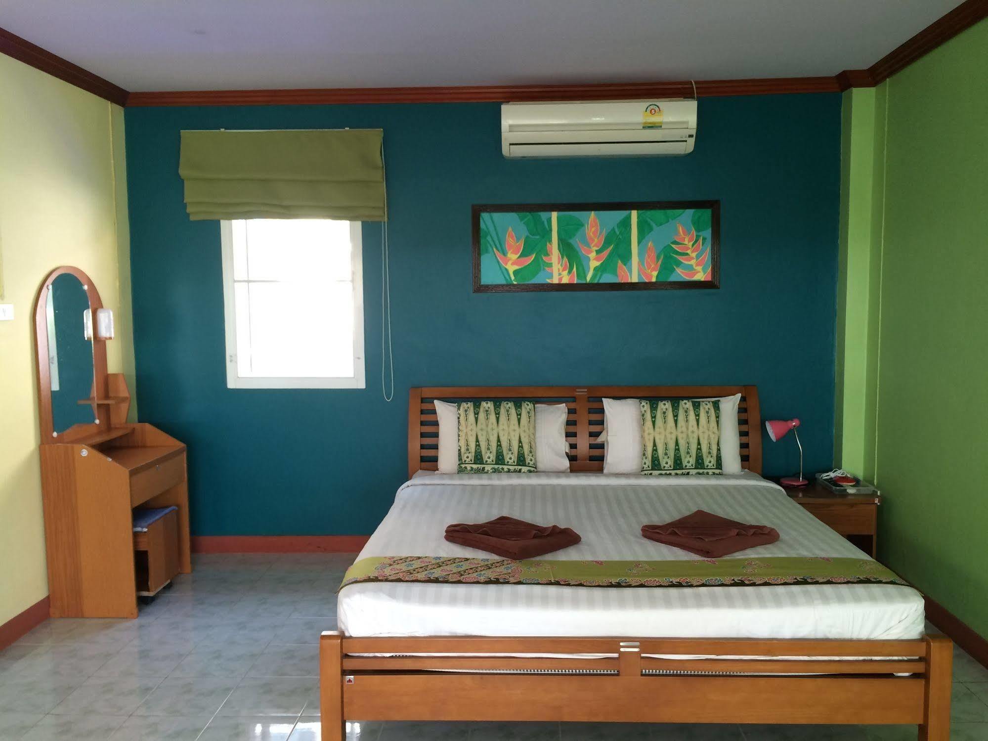 Lemon House * Patong