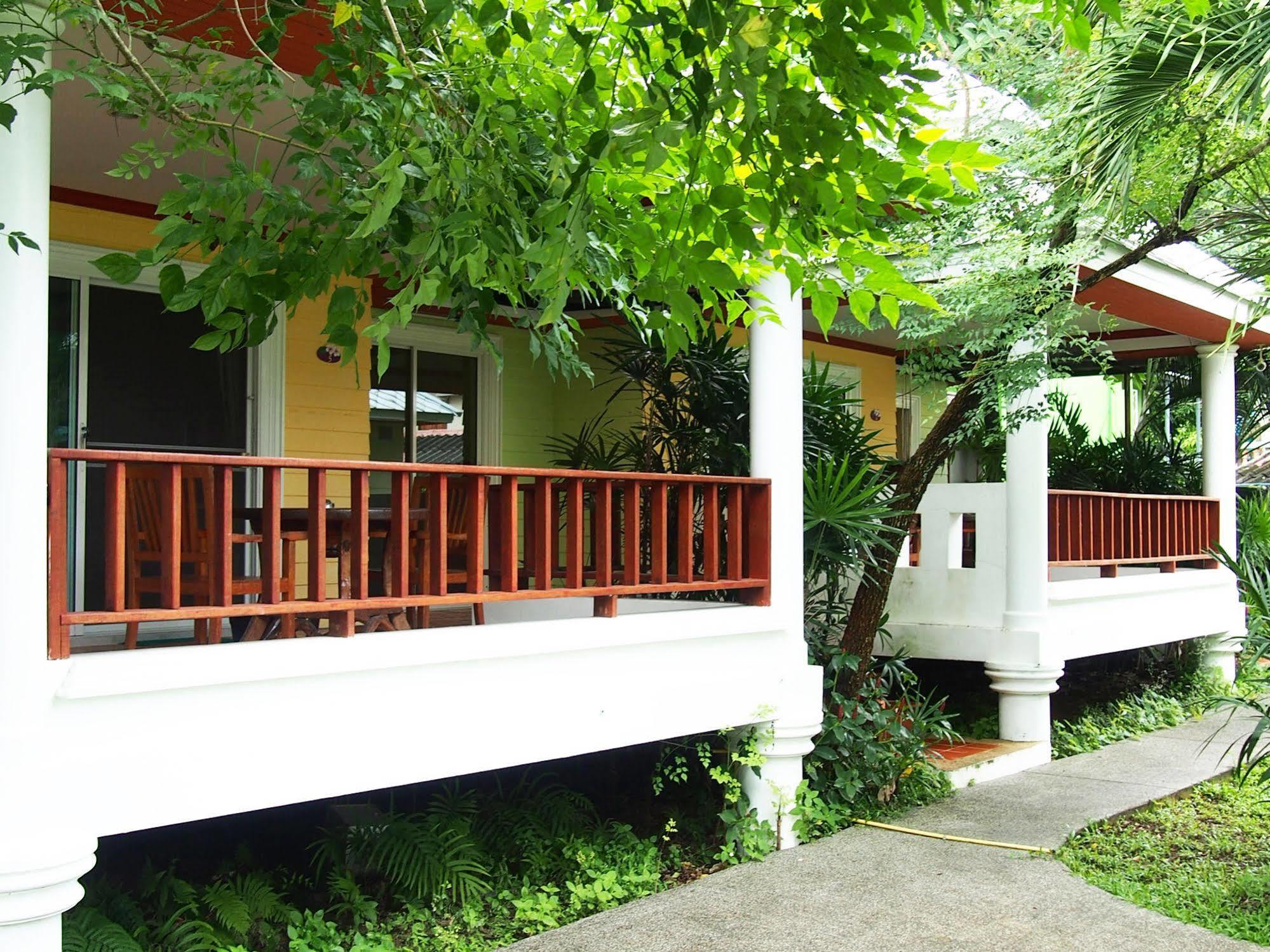 Lemon House * Patong