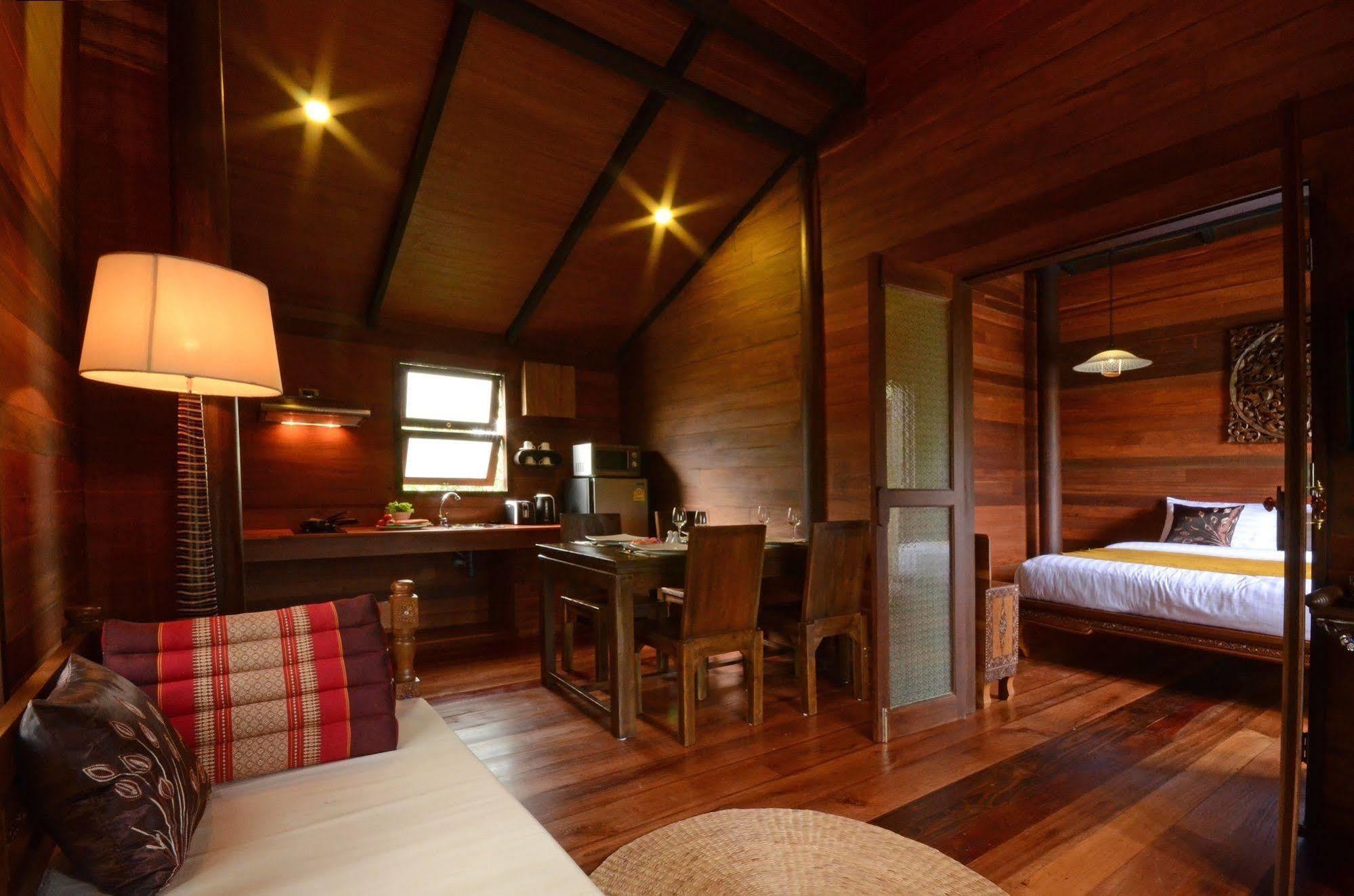 Ananta Thai Pool 4*