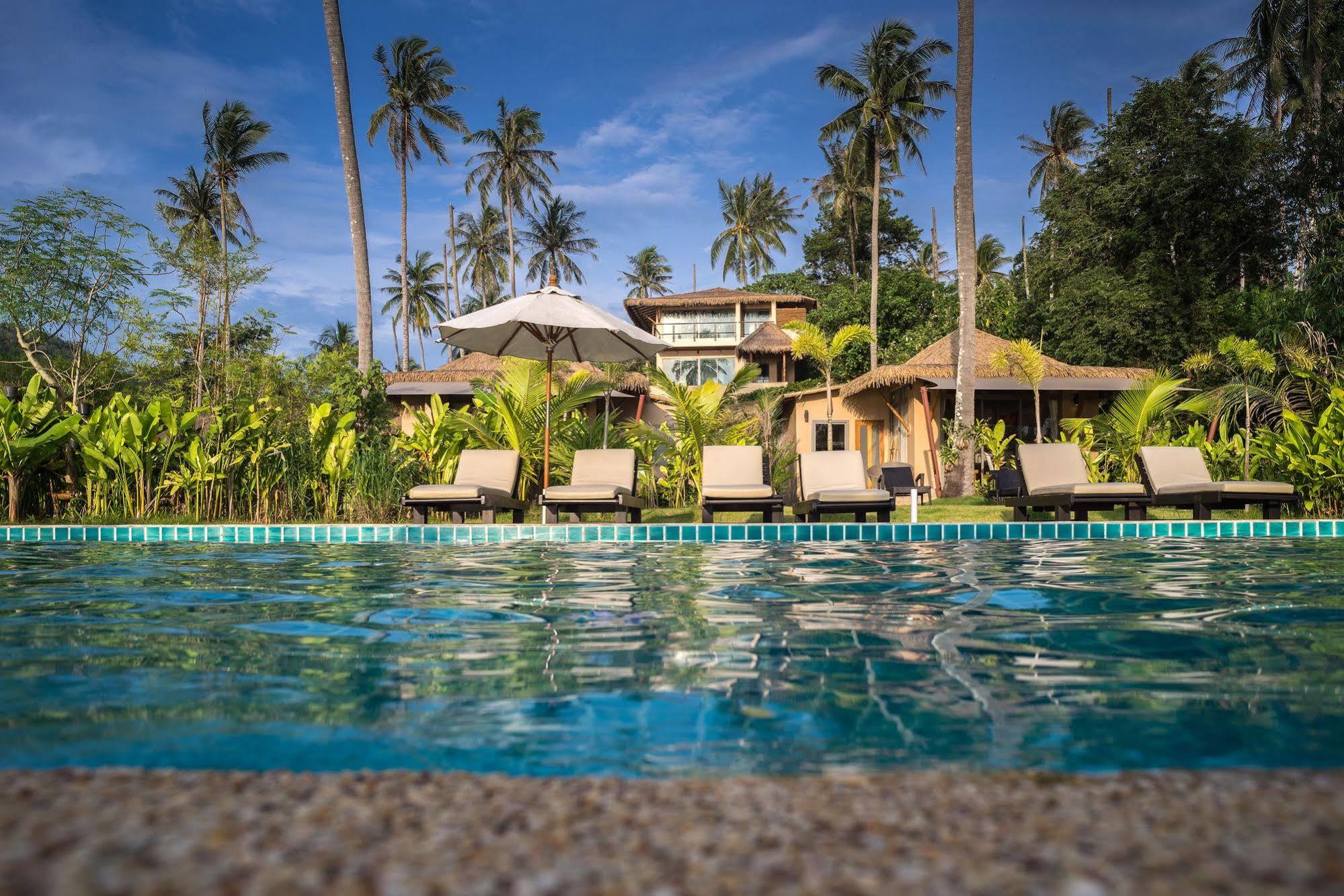 Jindarin Resort
