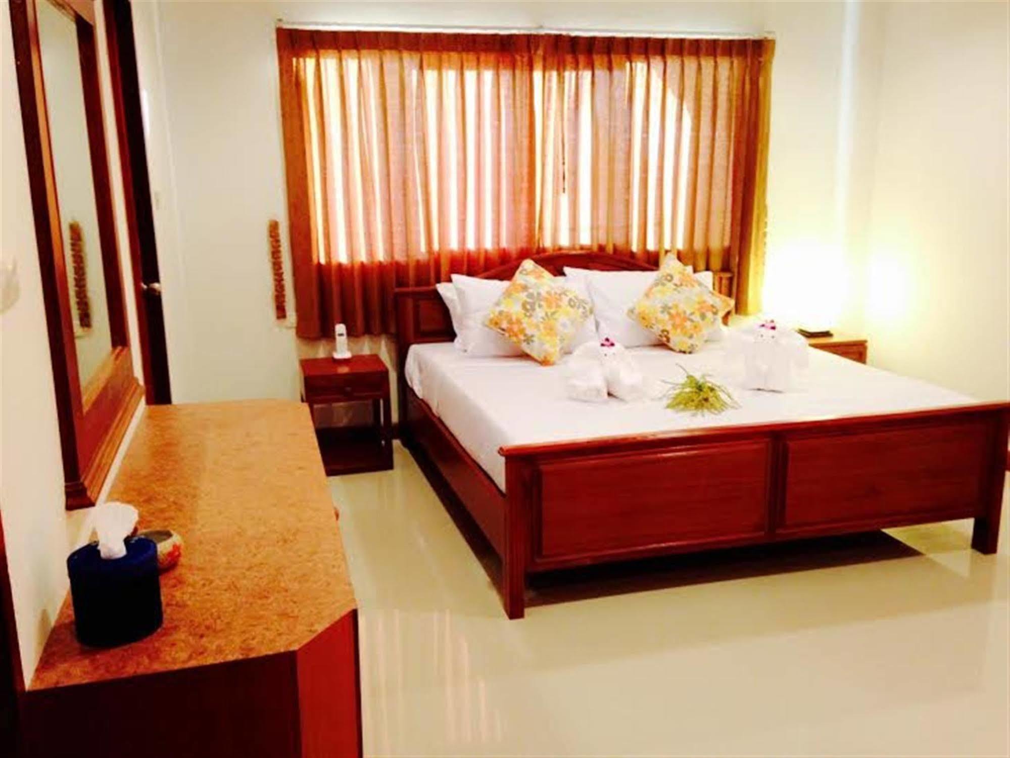Aparthotel Siray House 2*