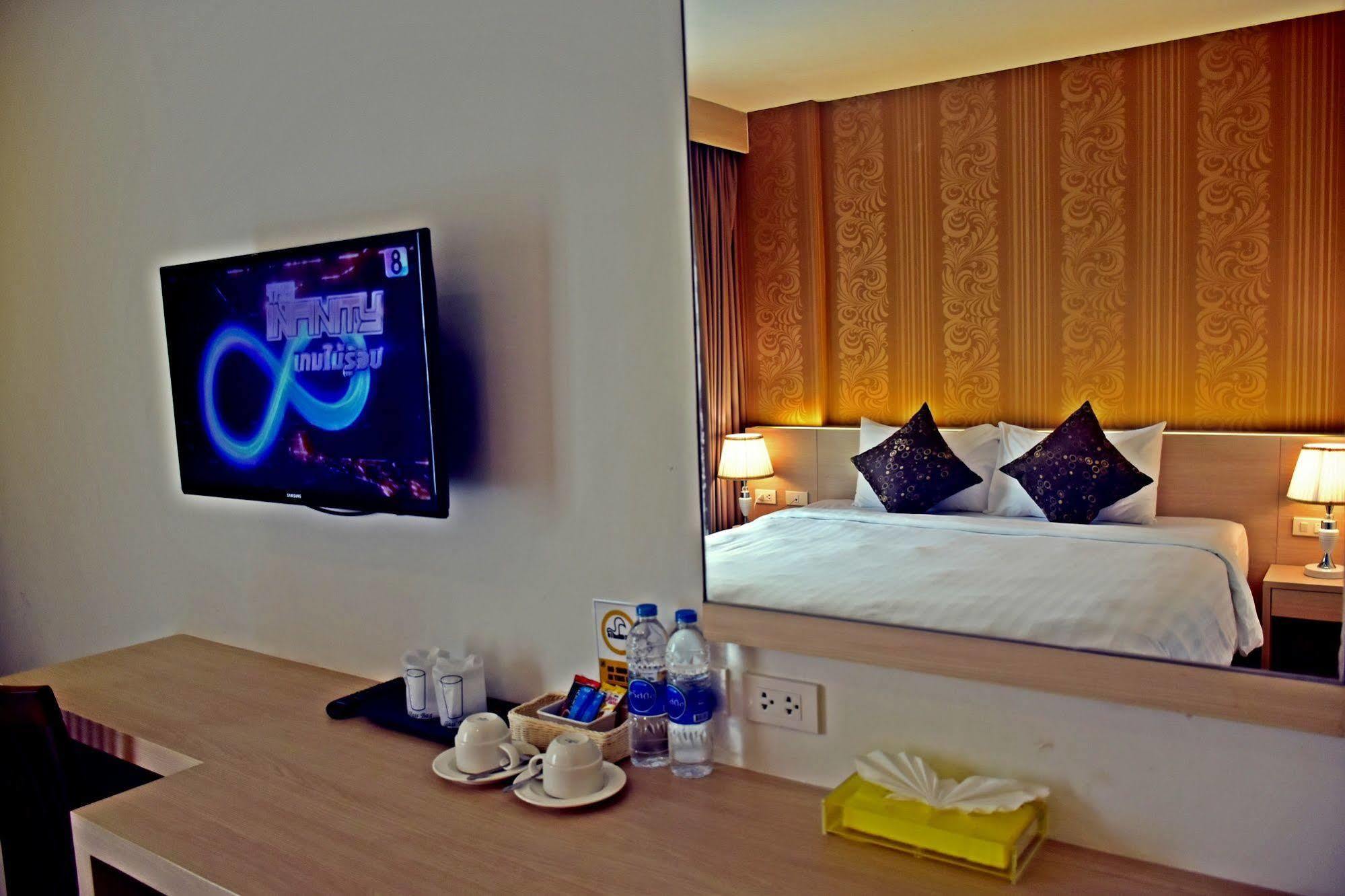 Ocean And Ole Hotel Patong