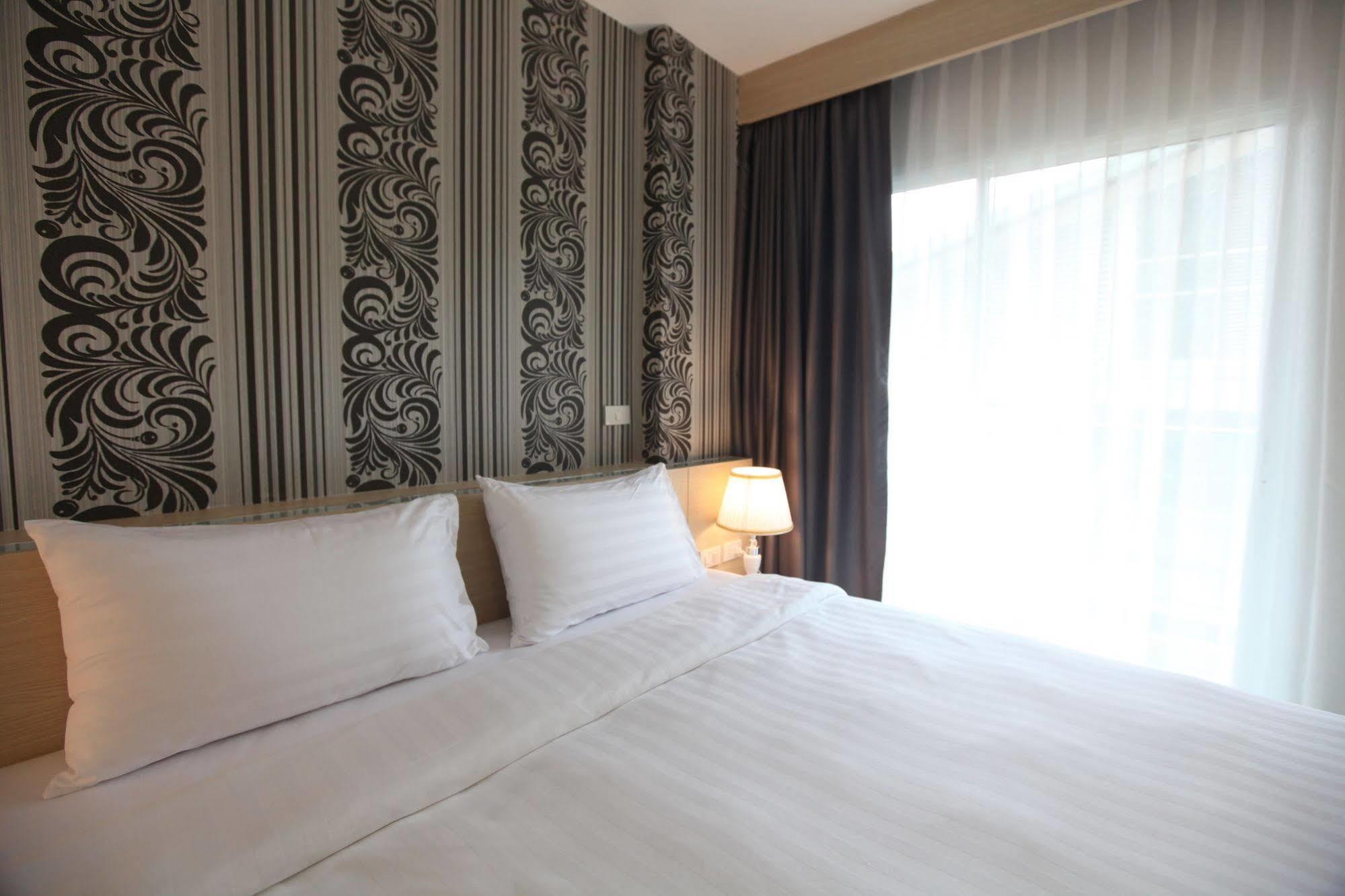 Ocean And Ole Hotel Patong