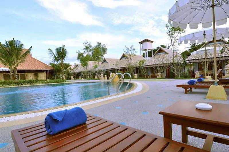 Hotel Chalong & 3*