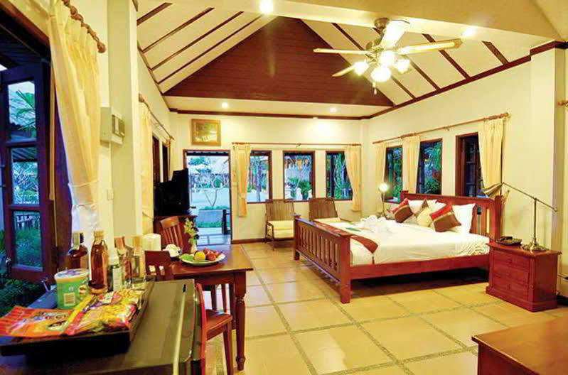 Hotel Chalong &