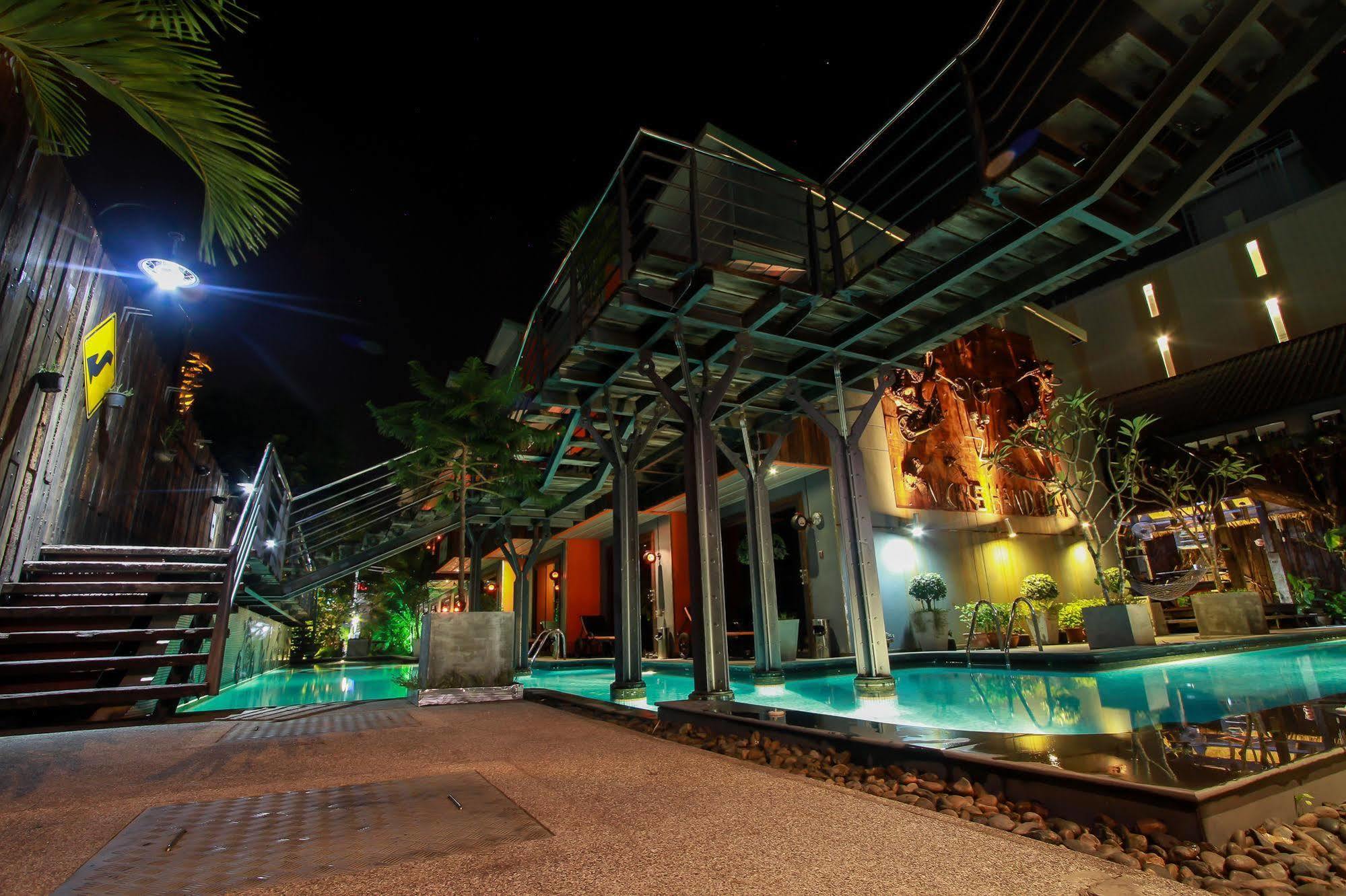 Hotel Nicky's Handlebar 3*