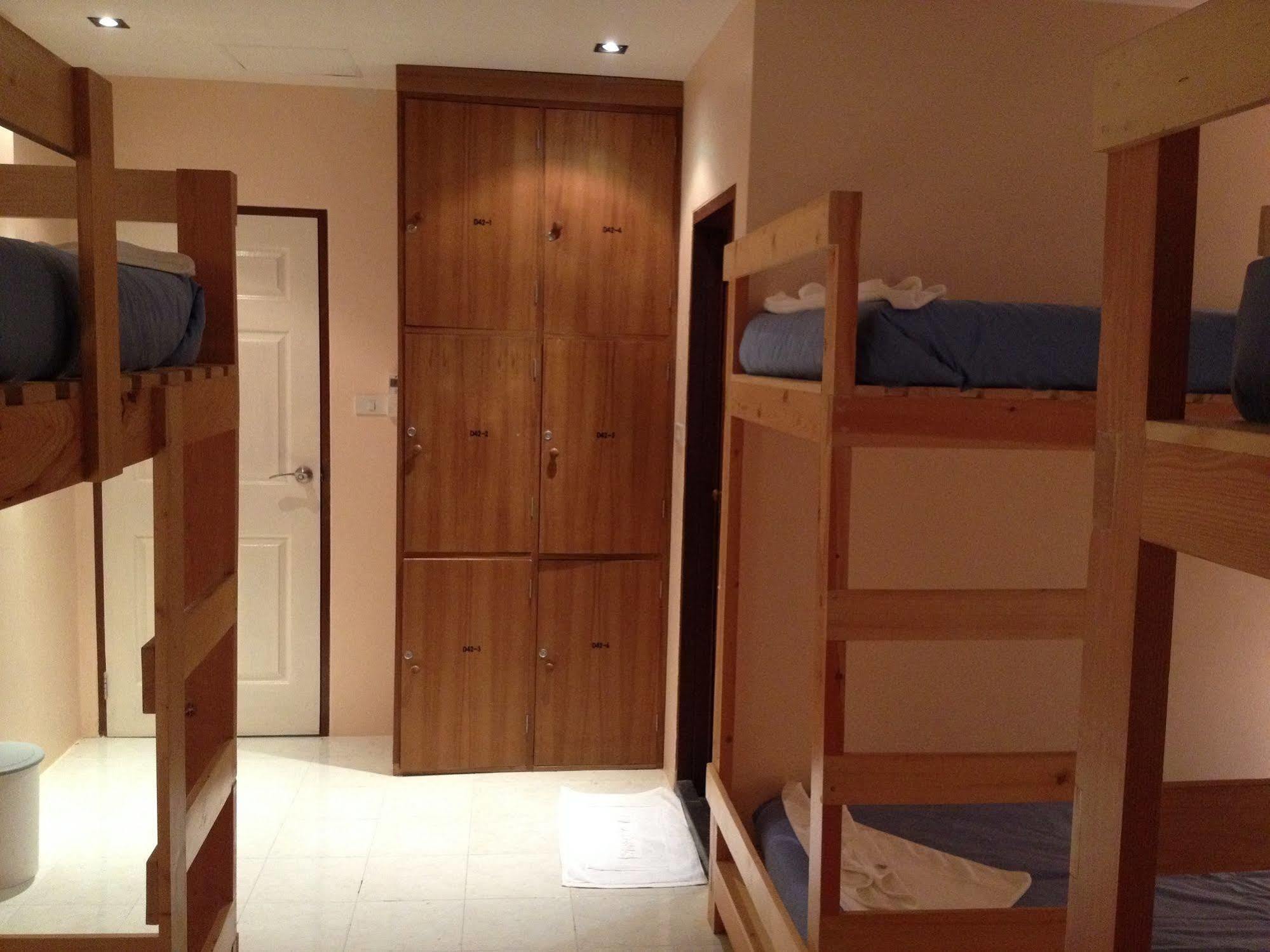 Dfeel House Hostel