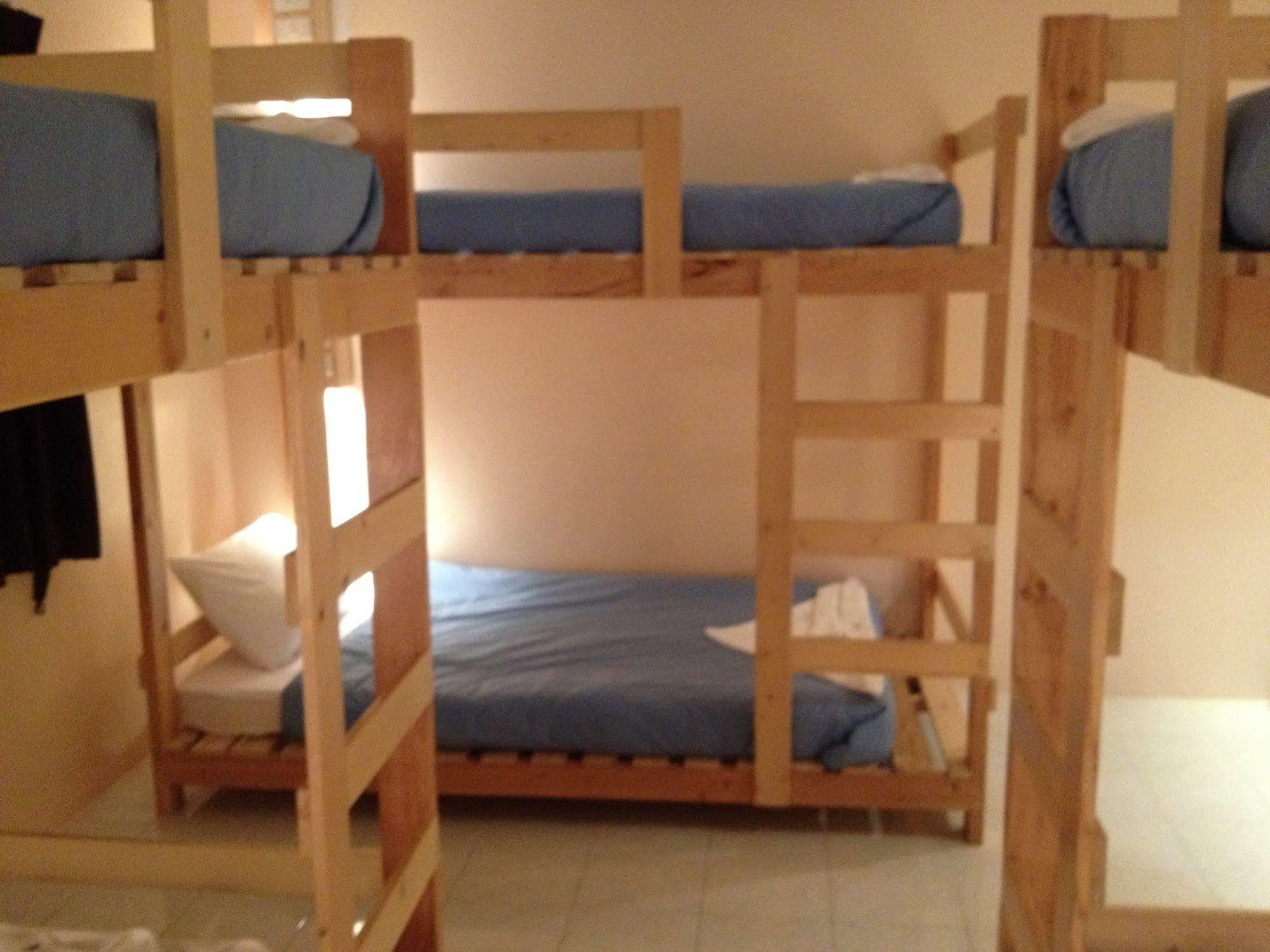 Dfeel House *