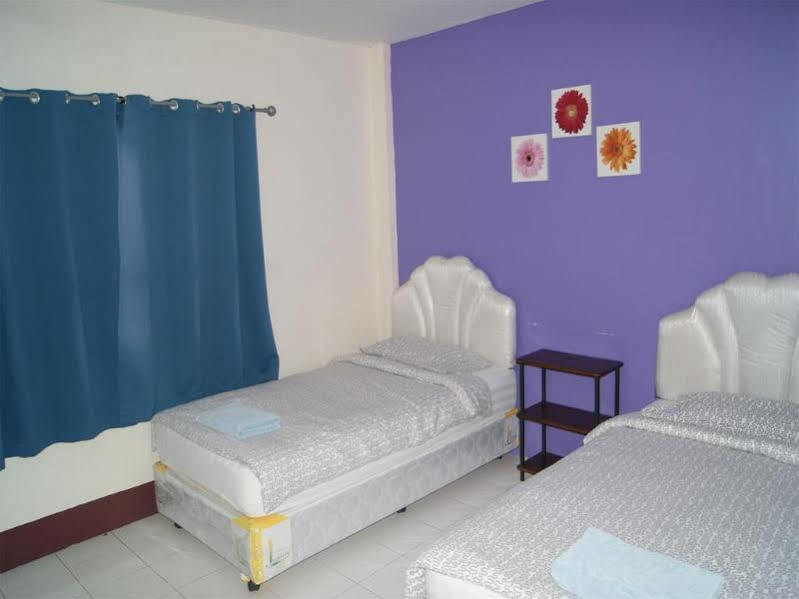 Pineapple Guest house Phuket