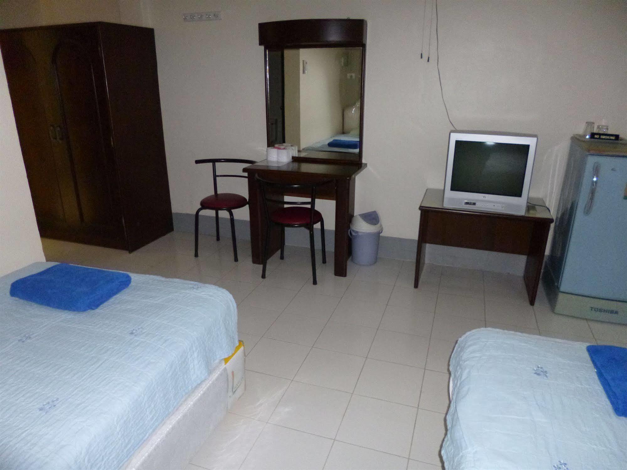 Pineapple Guest house Phuket