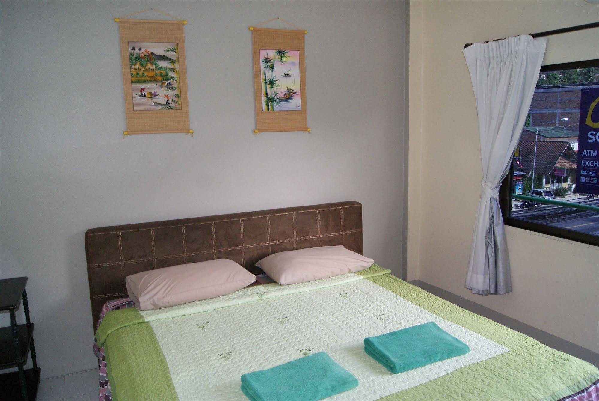 Guest house Pineapple Phuket