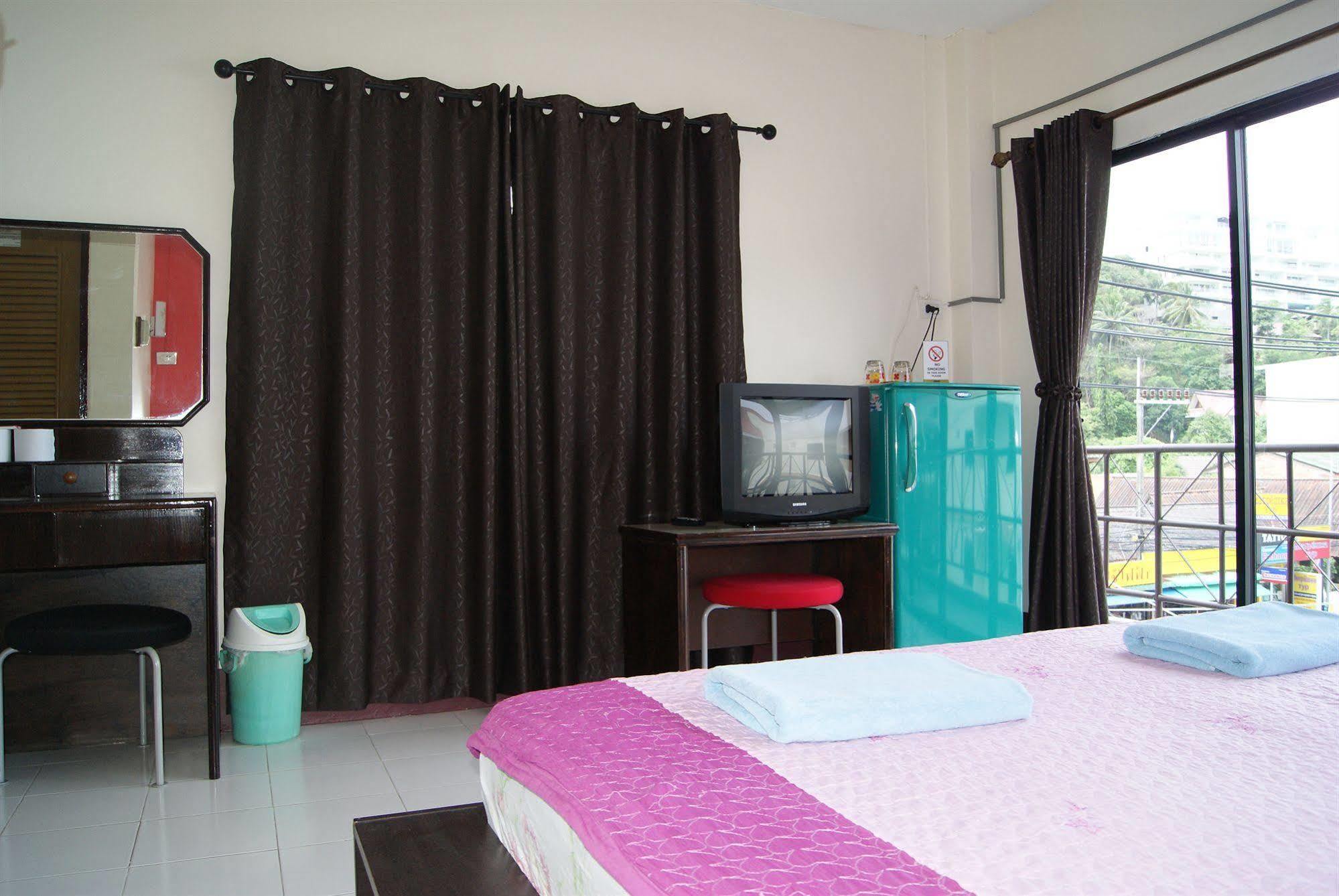 Guest house Pineapple Phuket