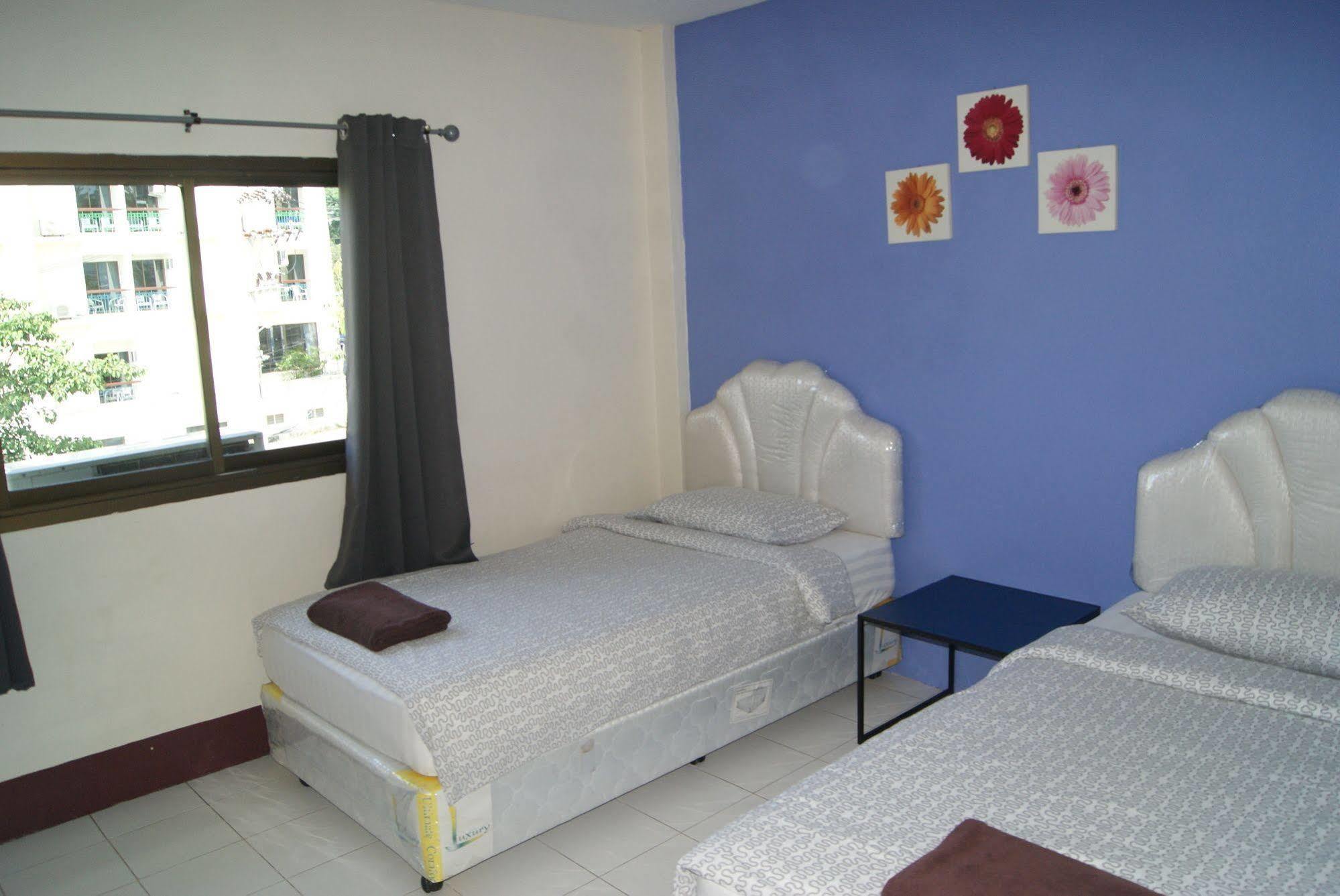Pineapple Guest house Phuket